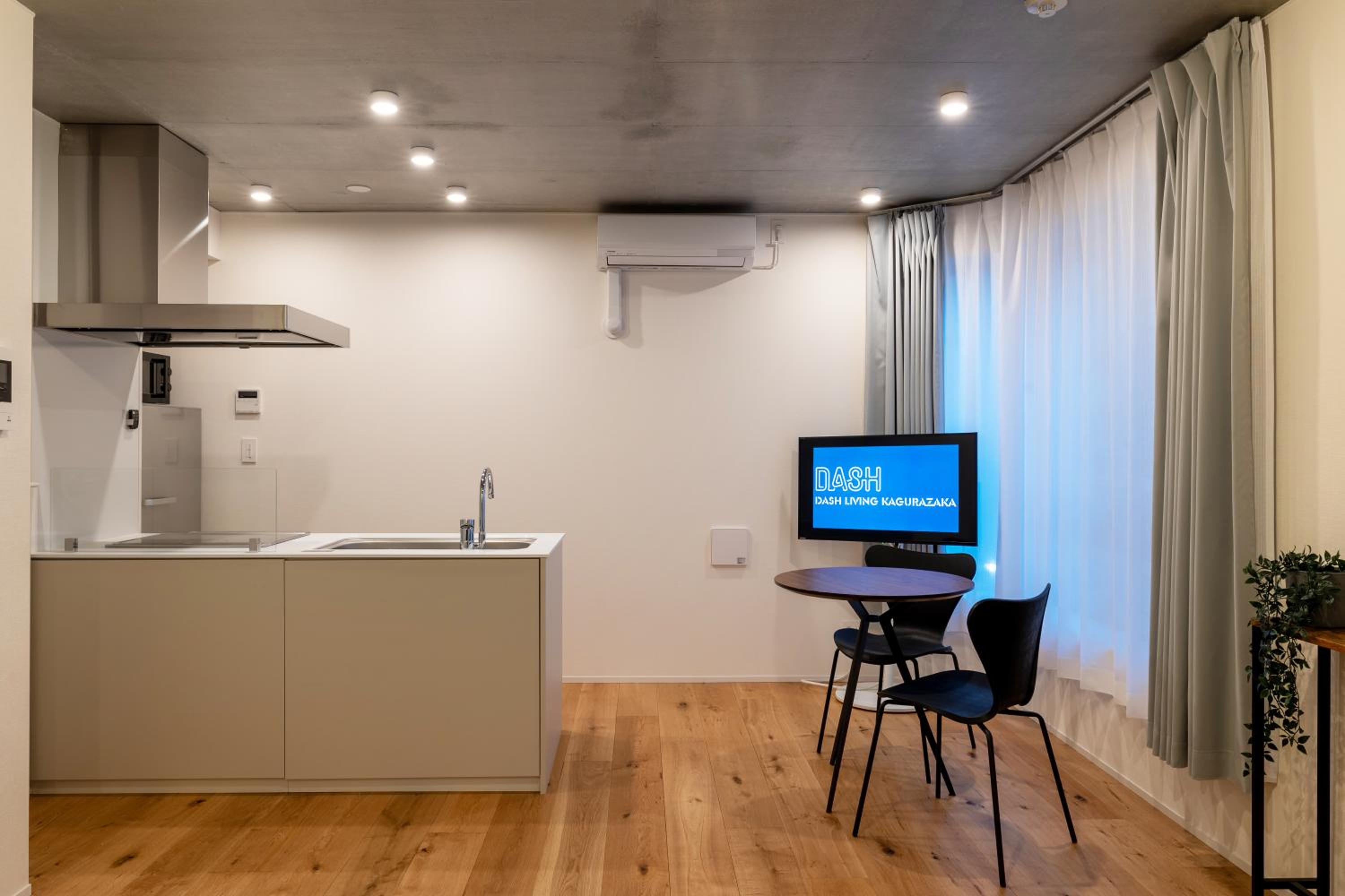 One-Bedroom Apartment photo 2