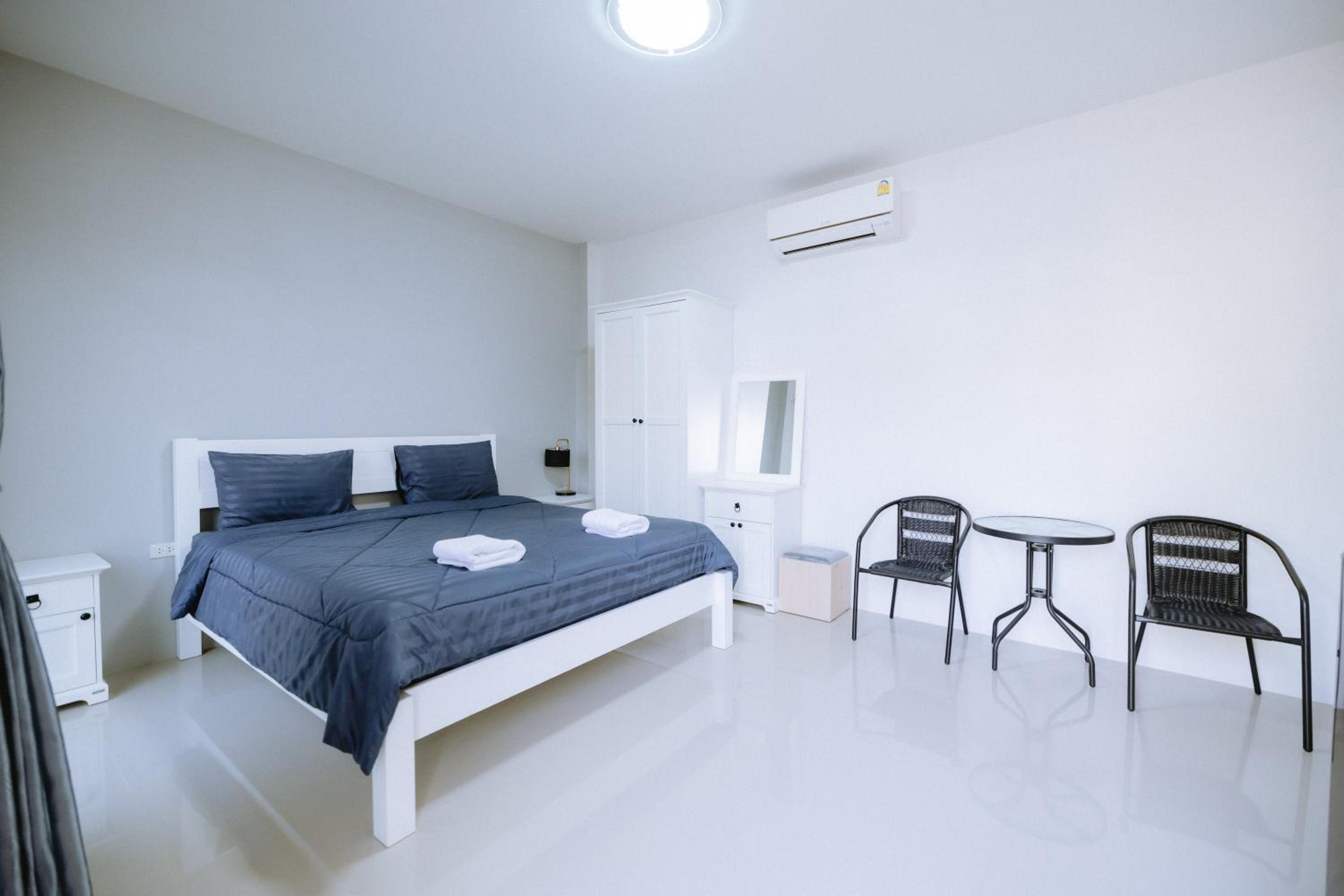 One-Bedroom Villa - Photo 9