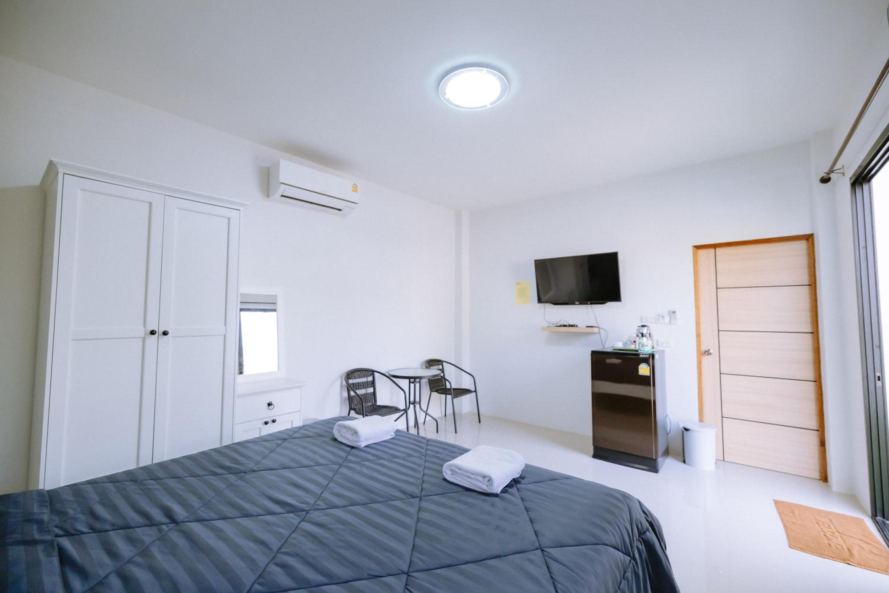 One-Bedroom Villa - Photo 12