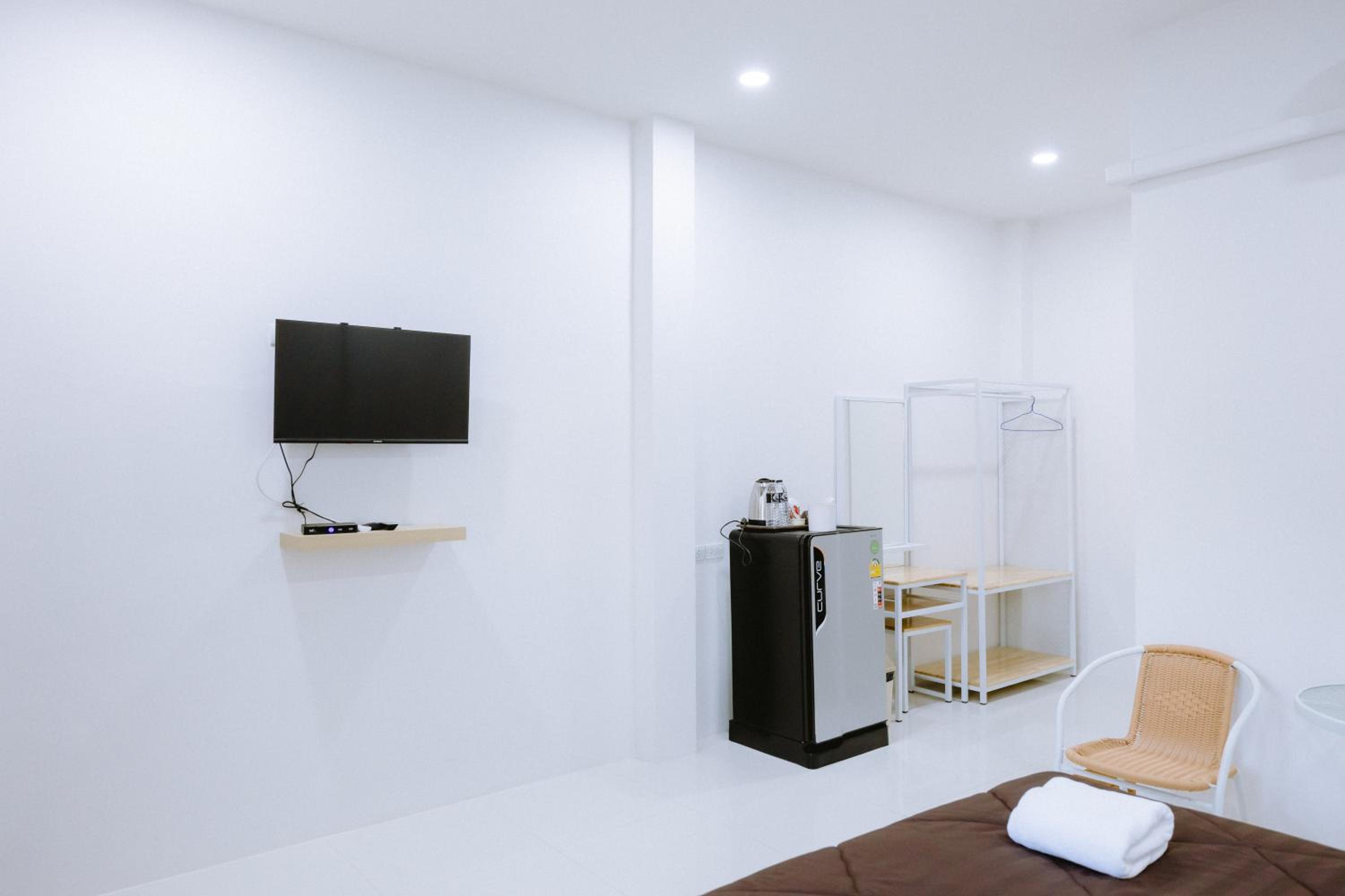 Superior King Room - Photo 3