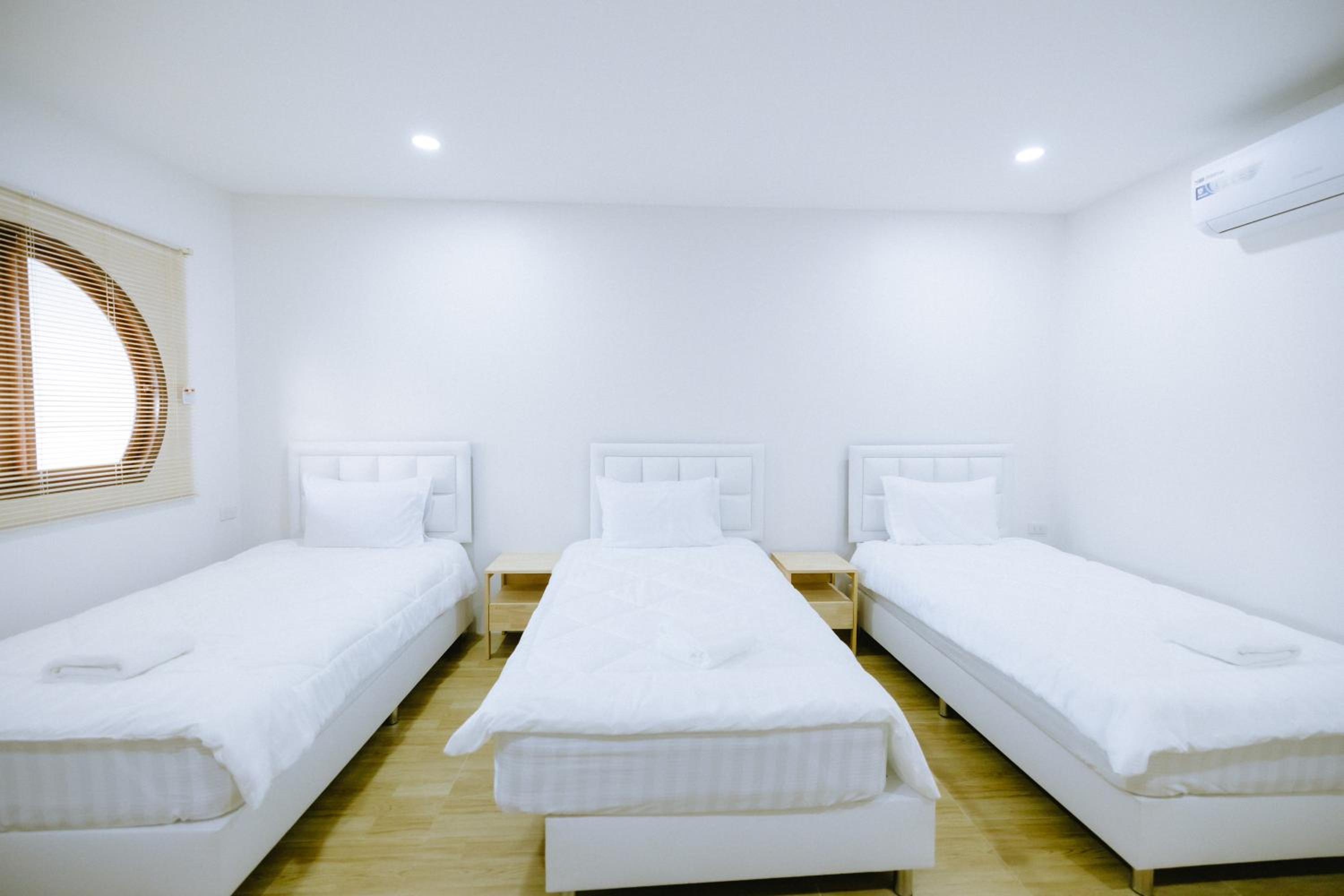 Superior Triple Room - Photo 10