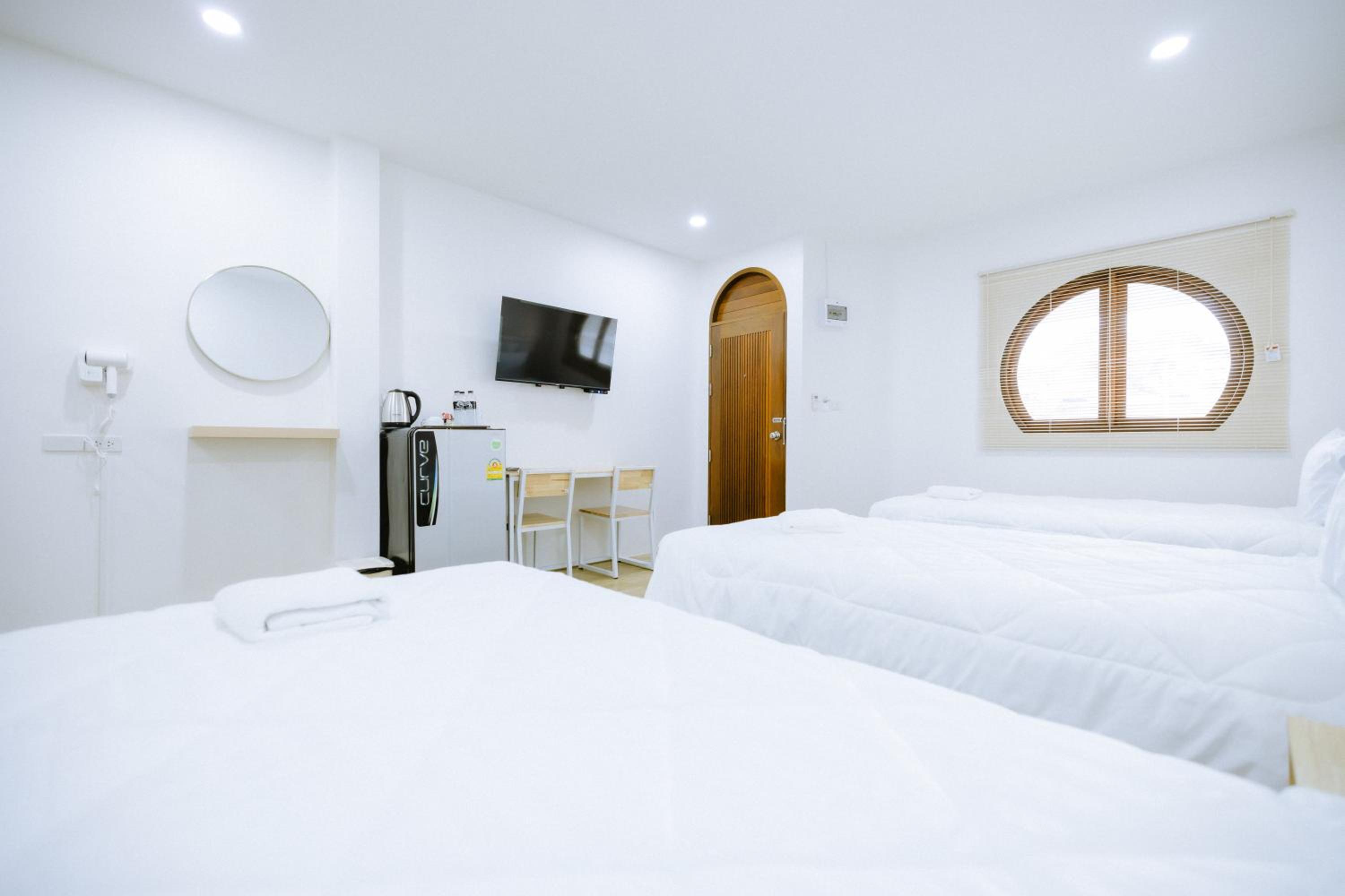Superior Quadruple Room - Photo 3