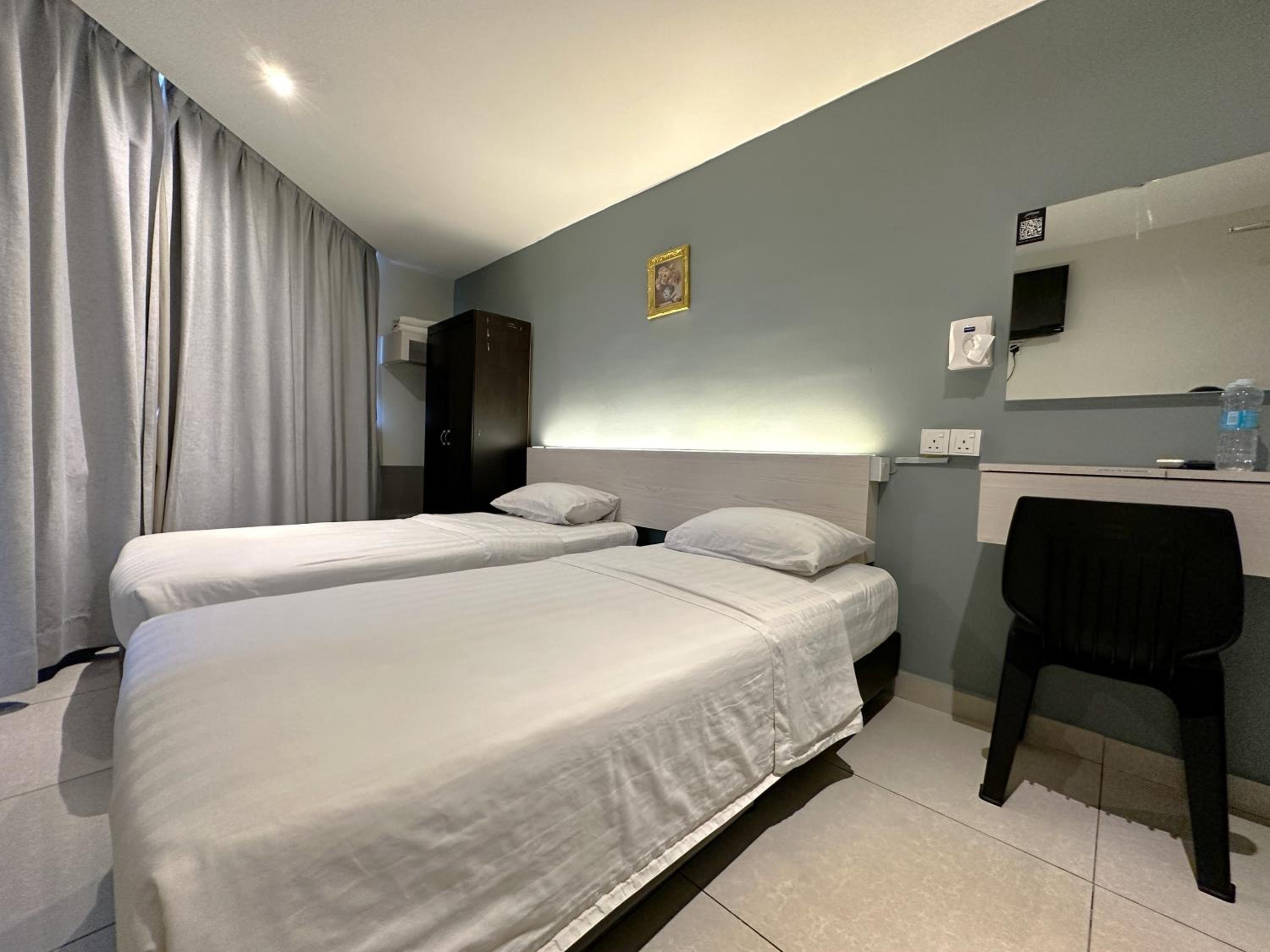 Deluxe Twin Room photo 2