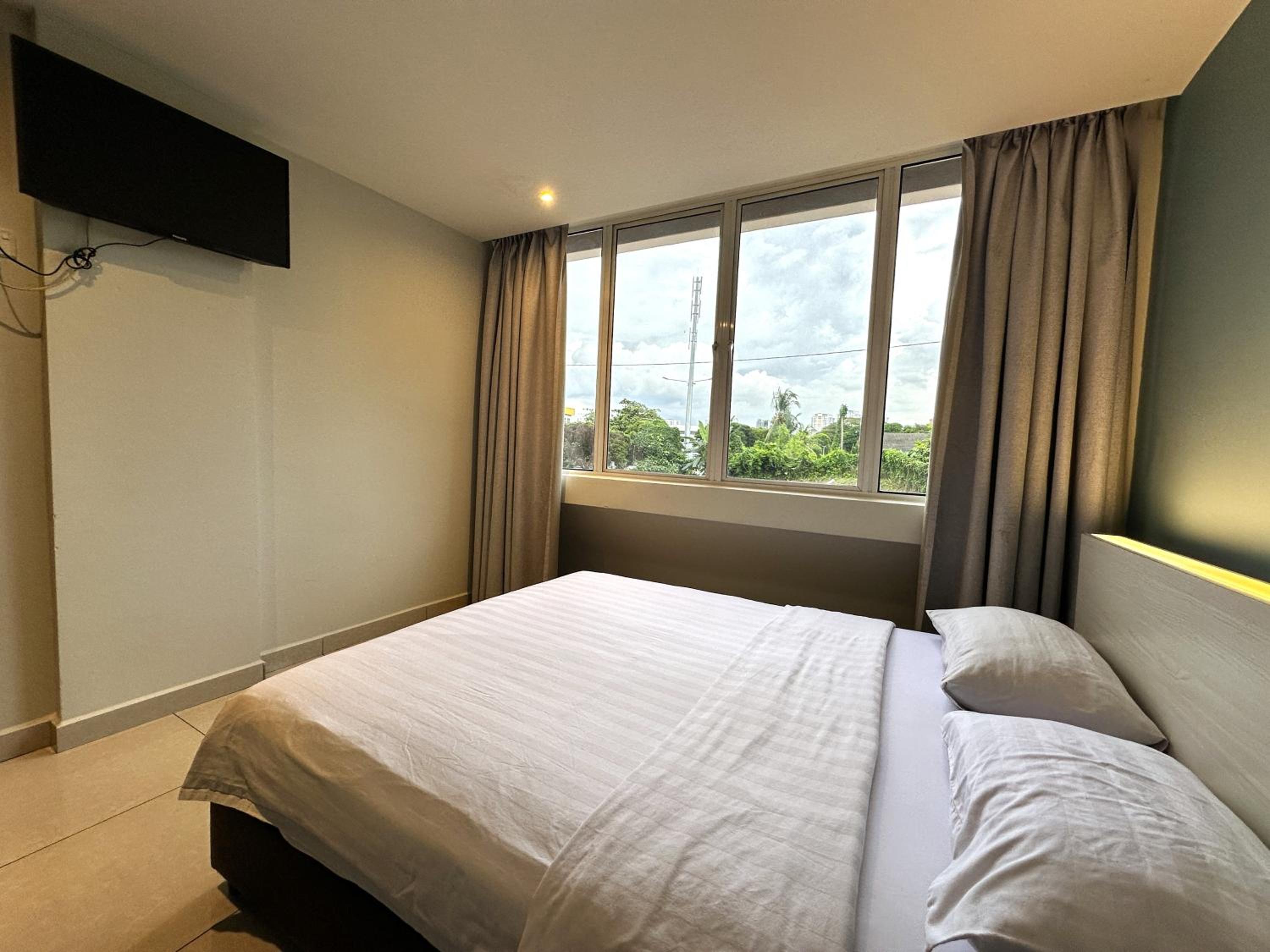 Deluxe Queen Room photo 2
