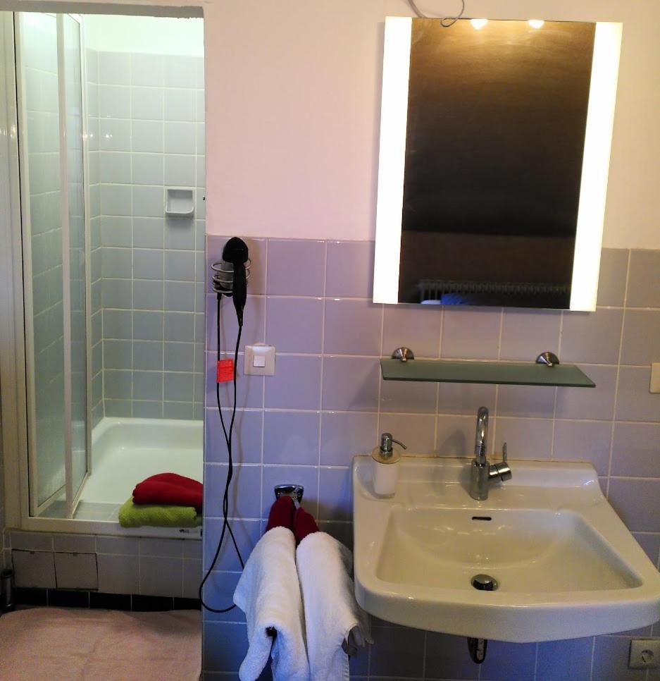 Double Room with Private Bathroom photo 3