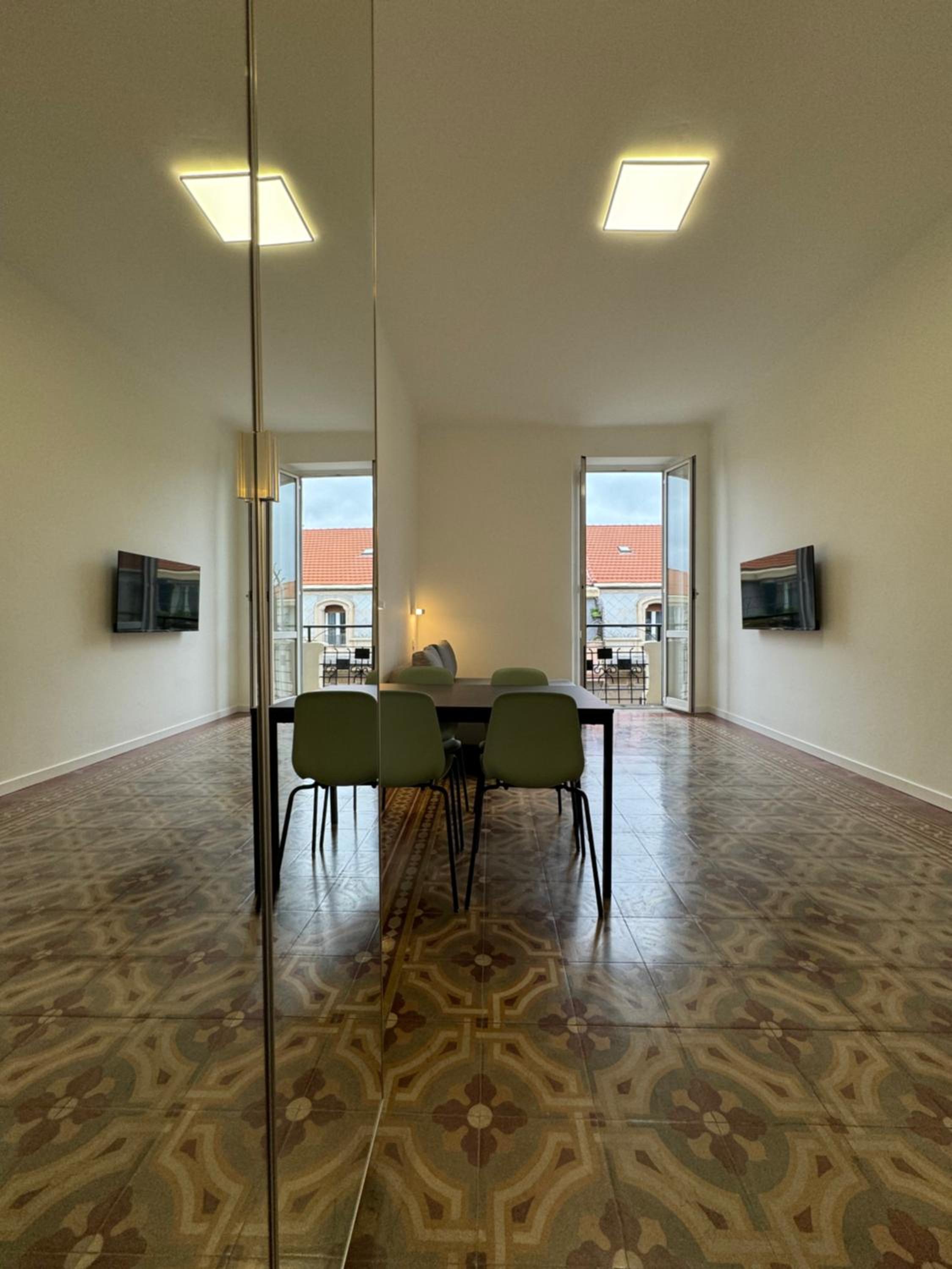 One-Bedroom Apartment photo 2