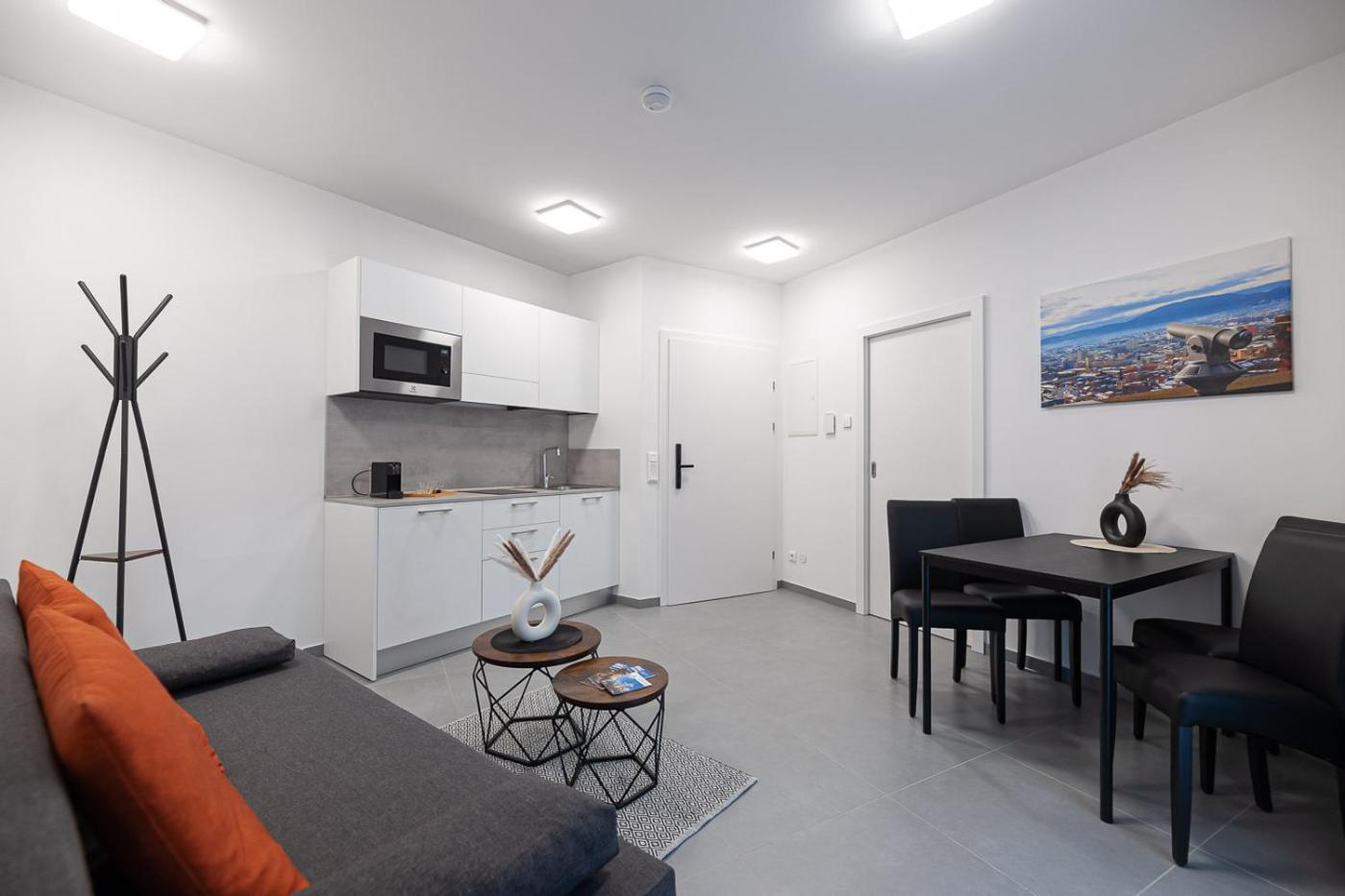 Superior King Suite photo 2