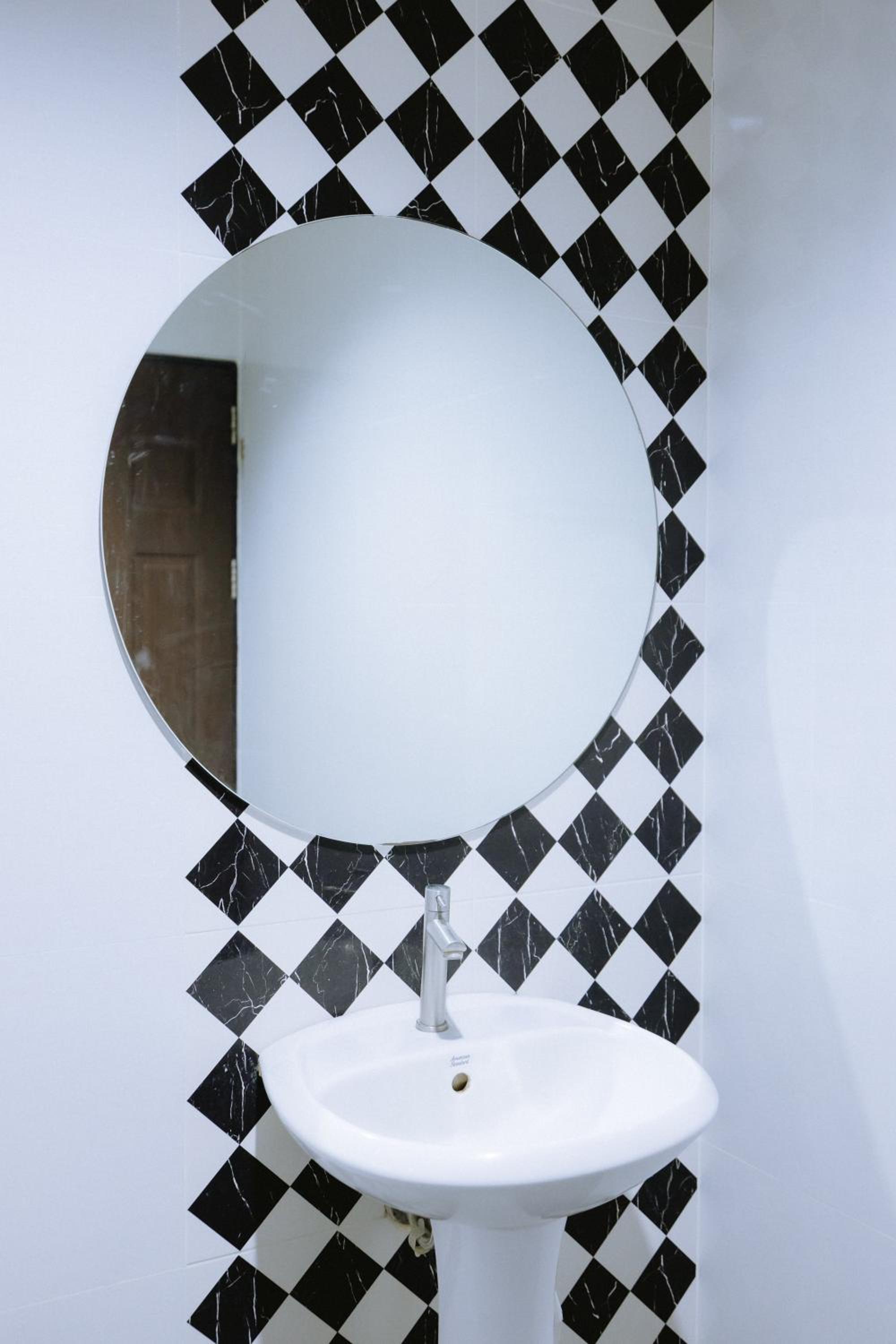 Deluxe King Room - Photo 8