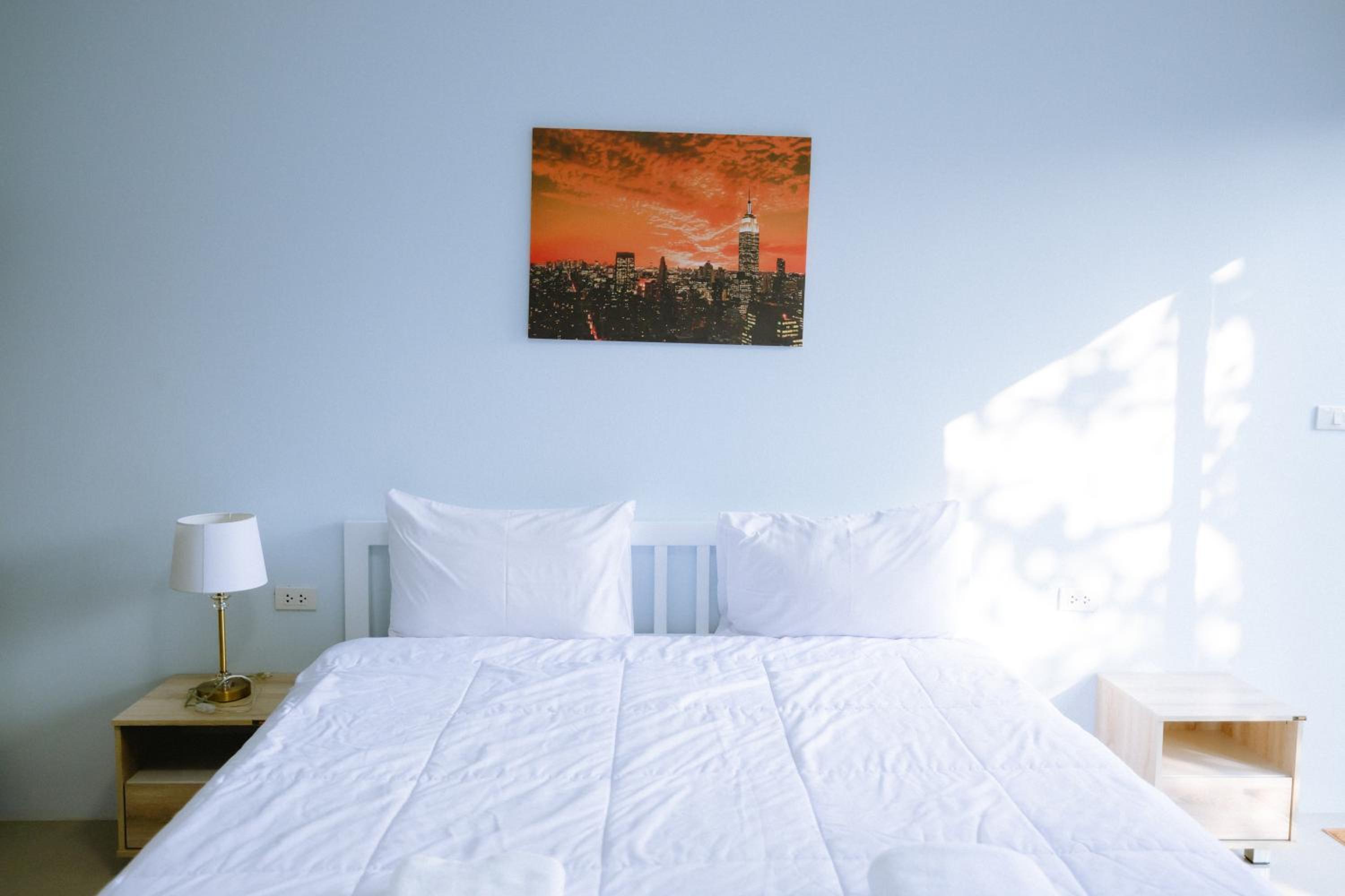 Deluxe King Room - Photo 6