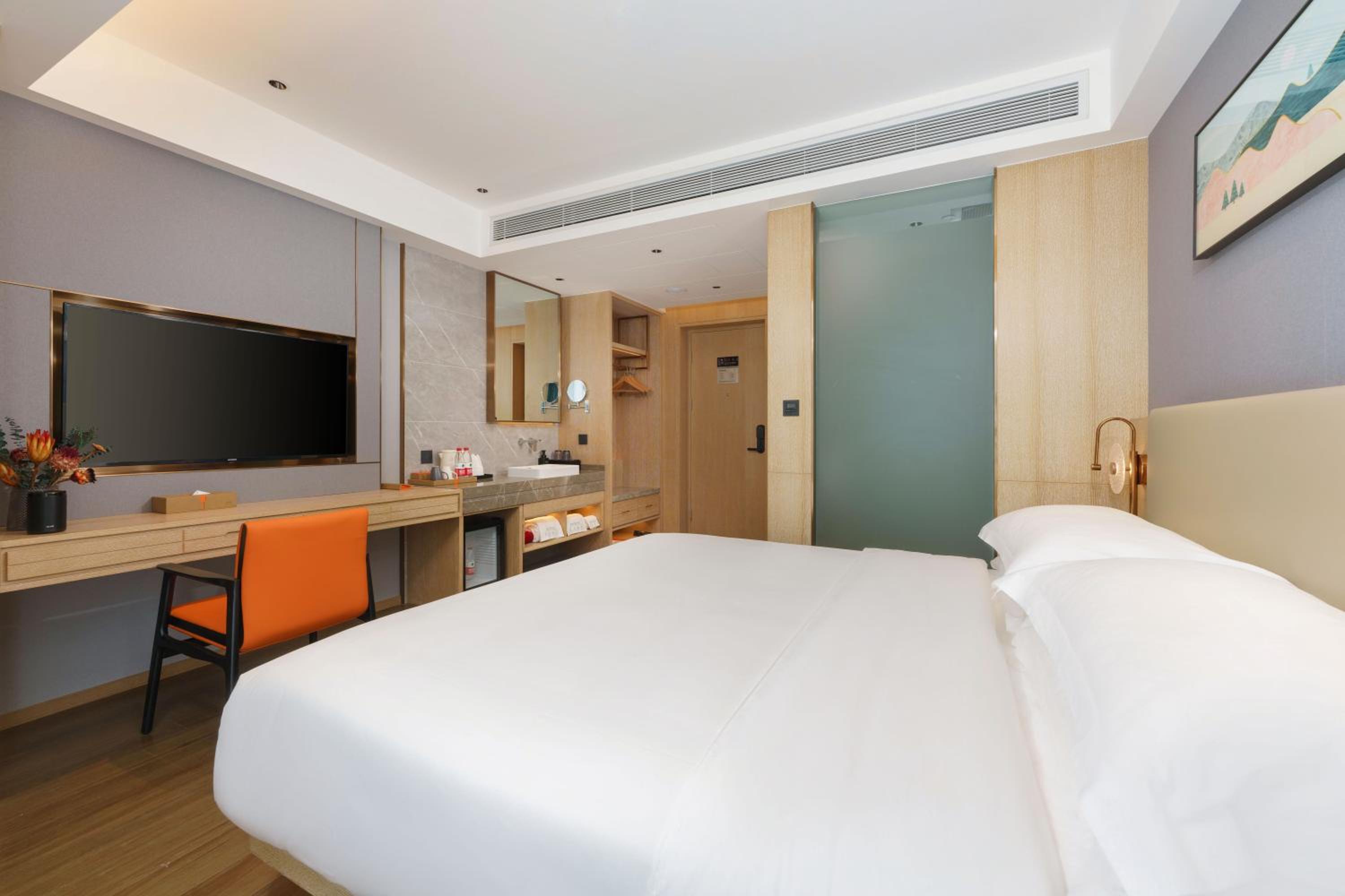 Comfort Queen Room  photo 2