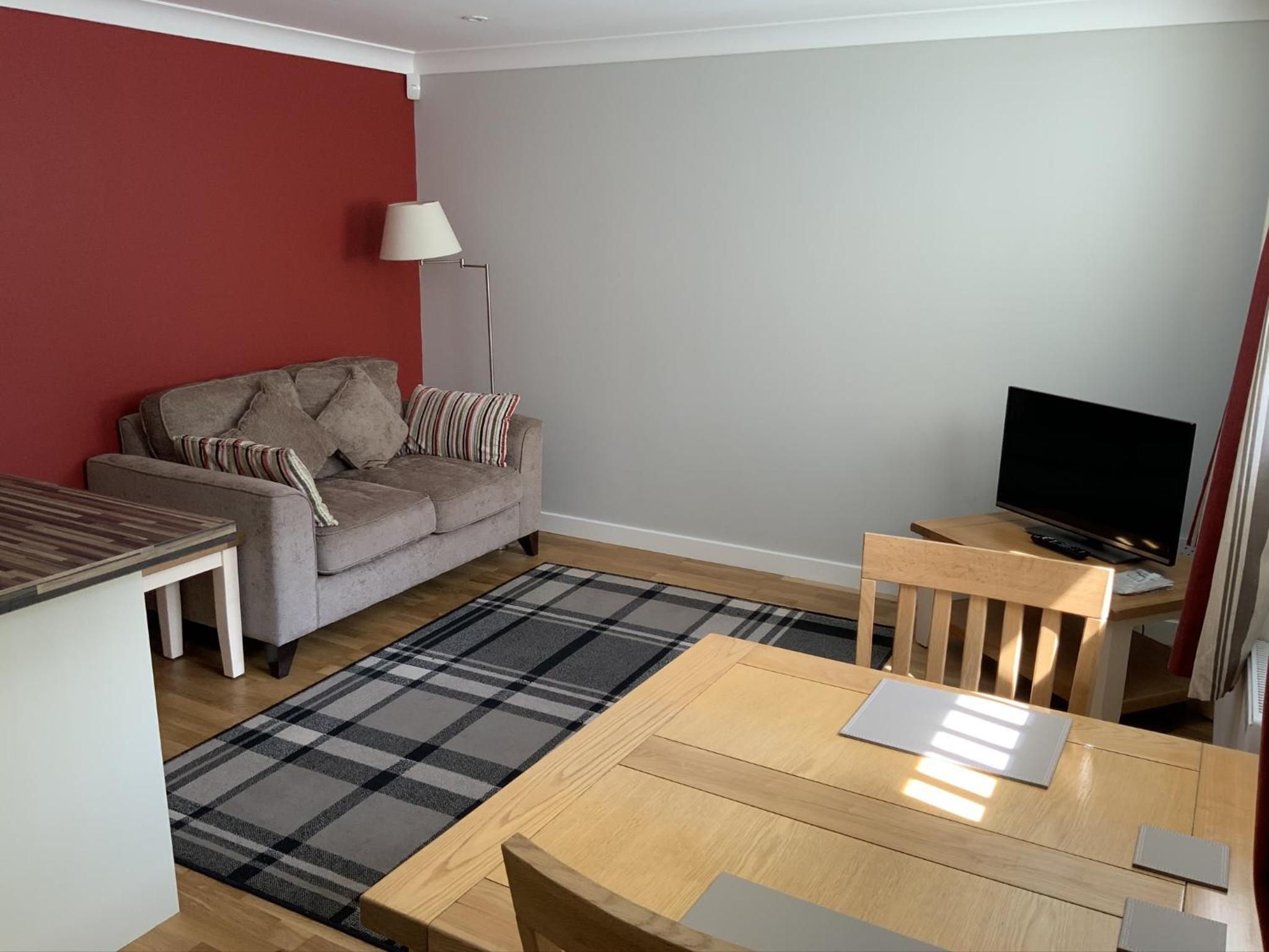 One-Bedroom Apartment photo 1