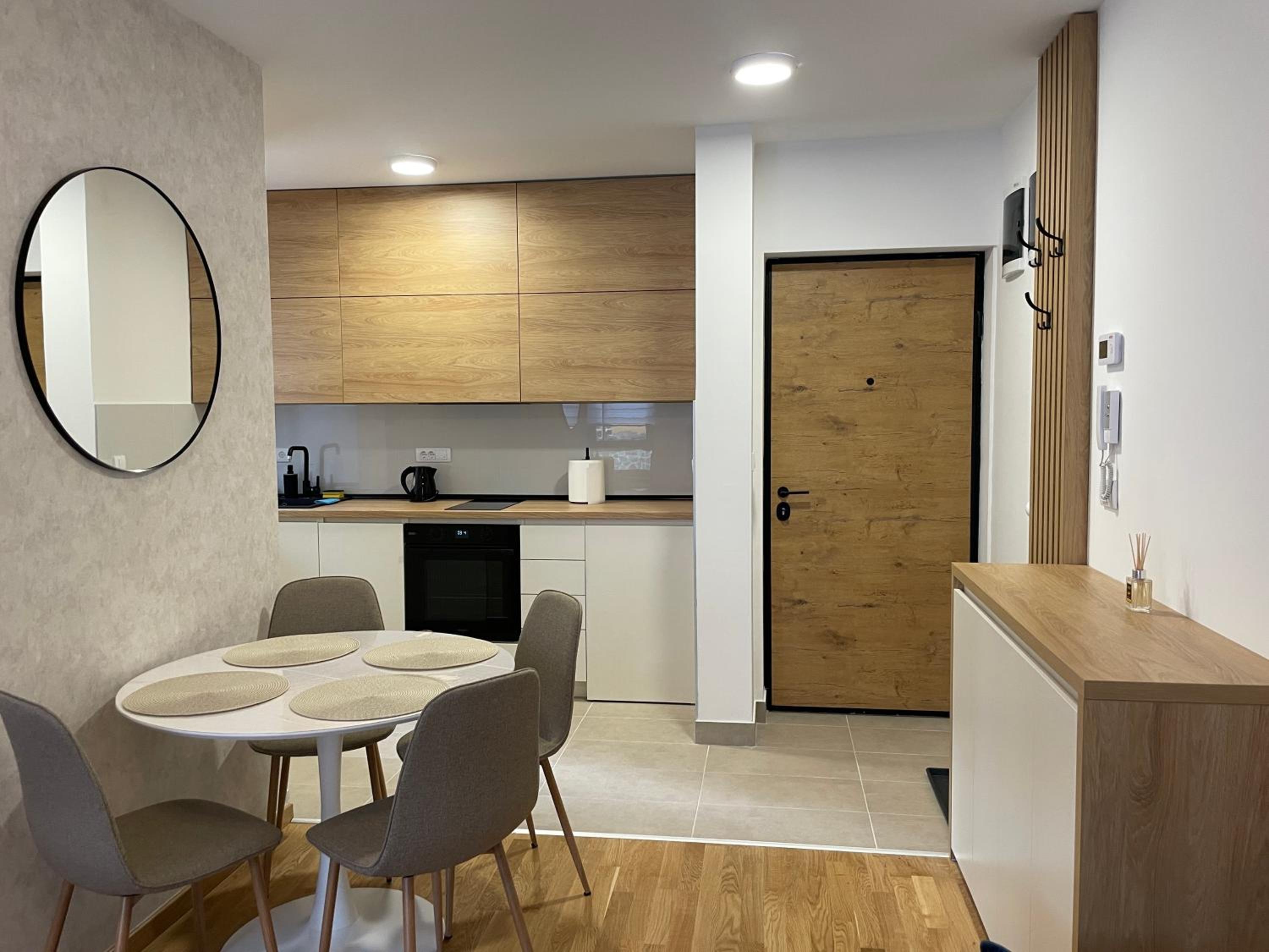 One-Bedroom Apartment photo 3