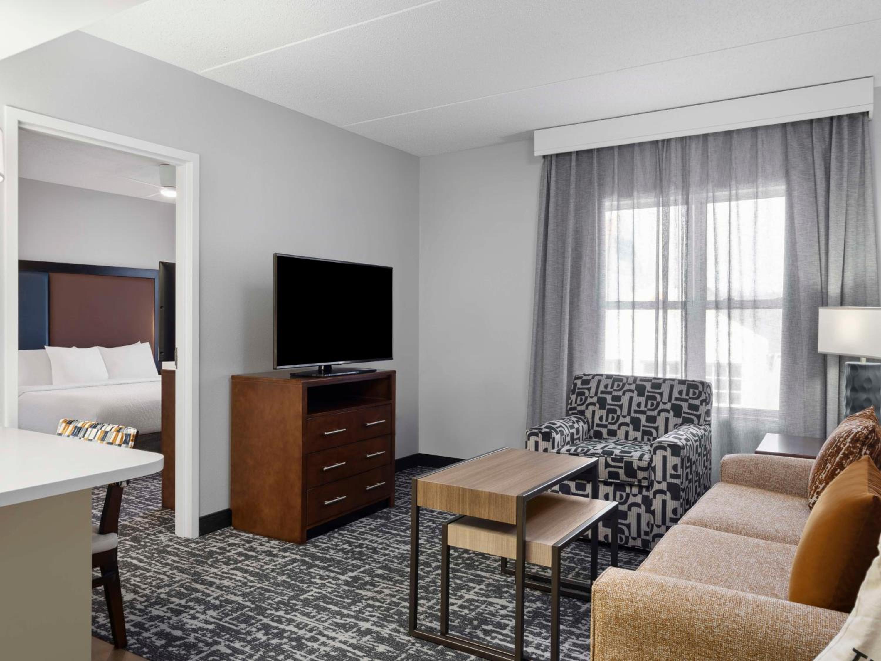 One-Bedroom King Suite - Non-Smoking - Photo 4