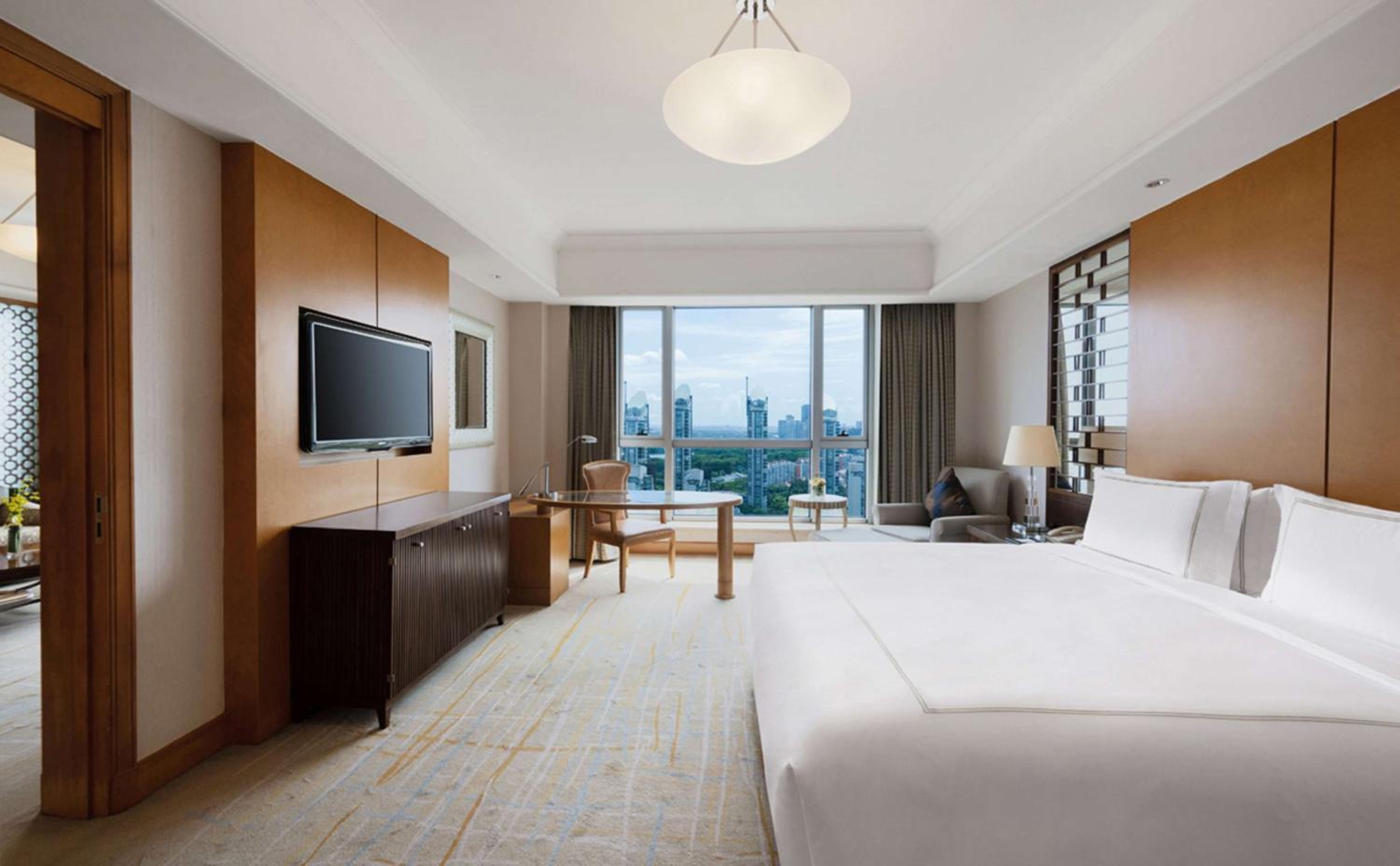 Deluxe King Suite