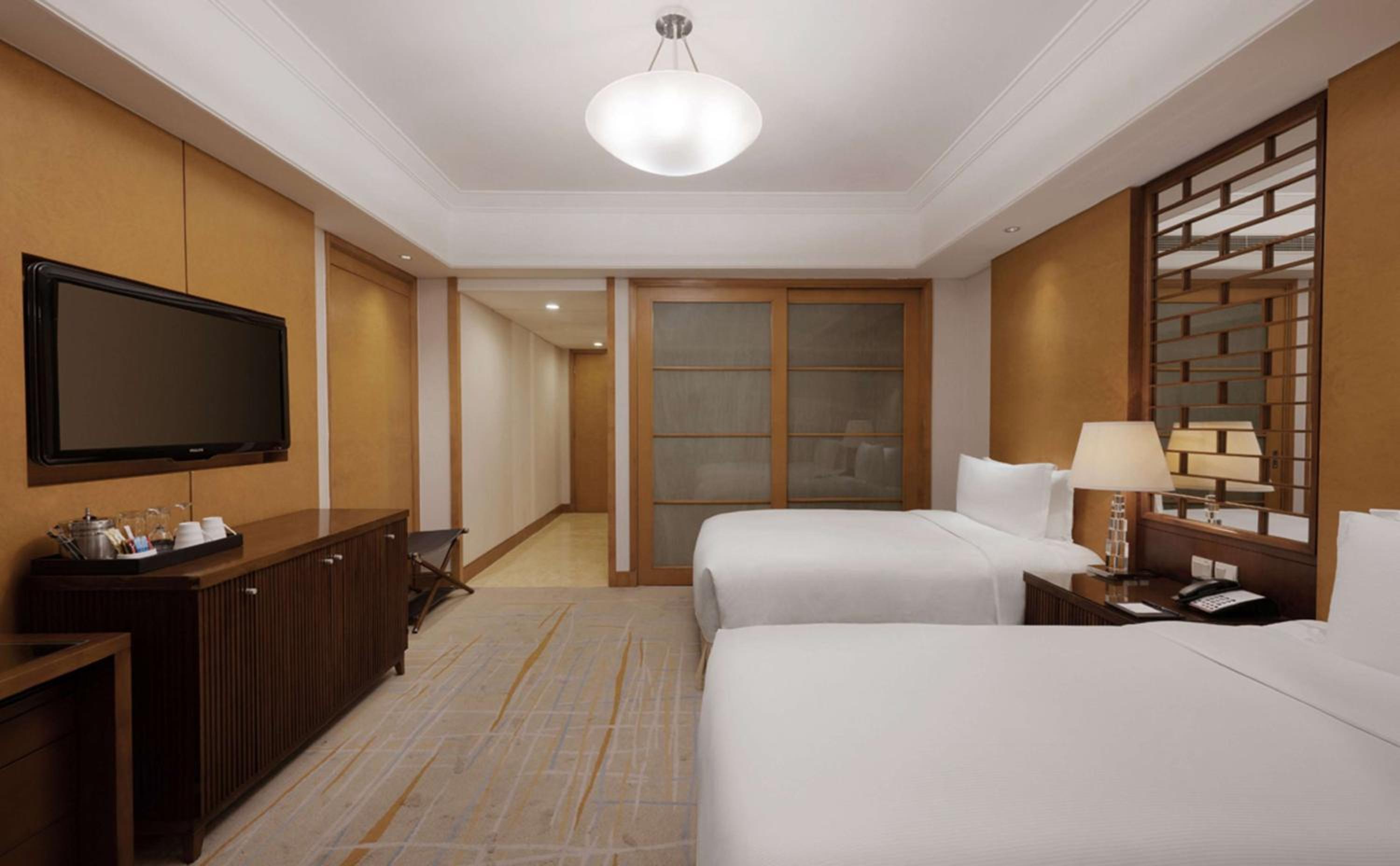 Executive Twin Room with Access to Executive Lounge