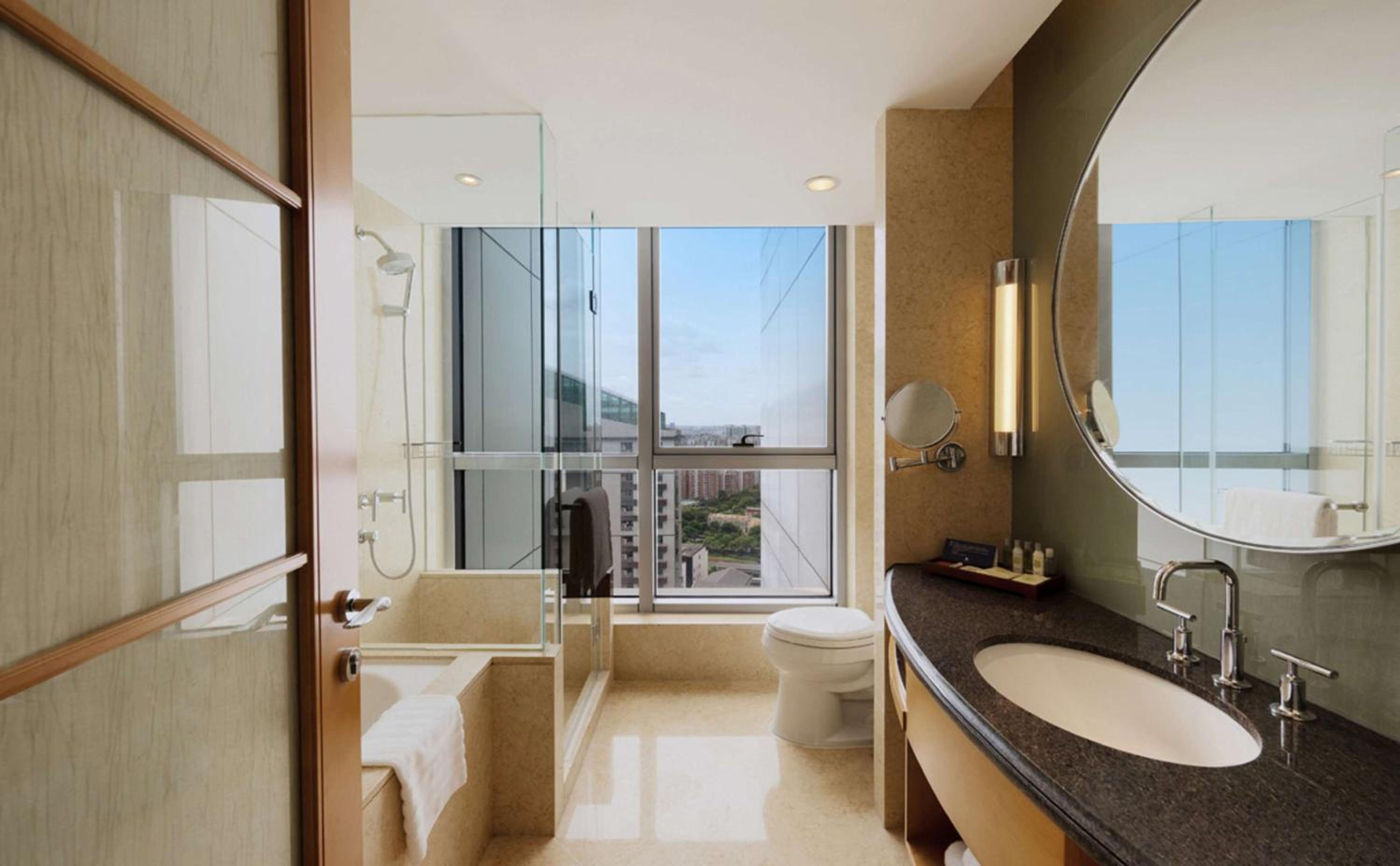 Executive King Room - Lounge Access
