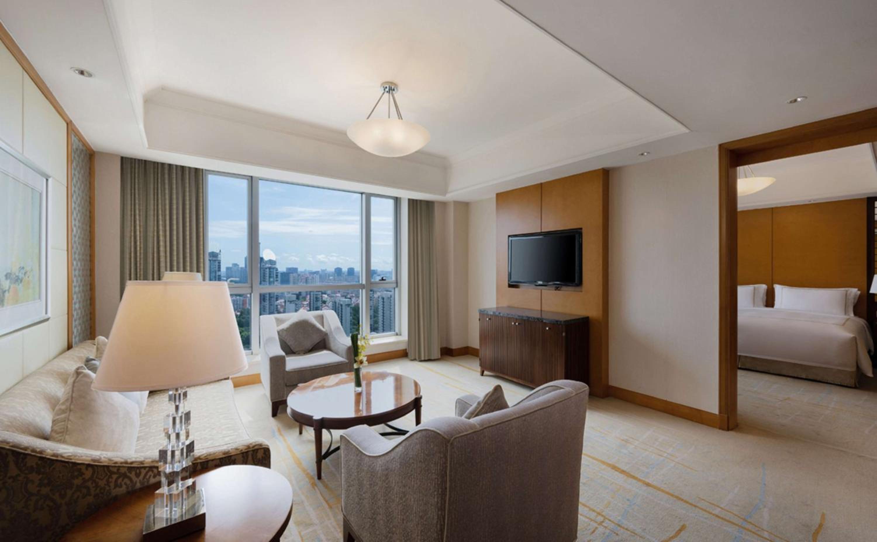 Deluxe King Suite