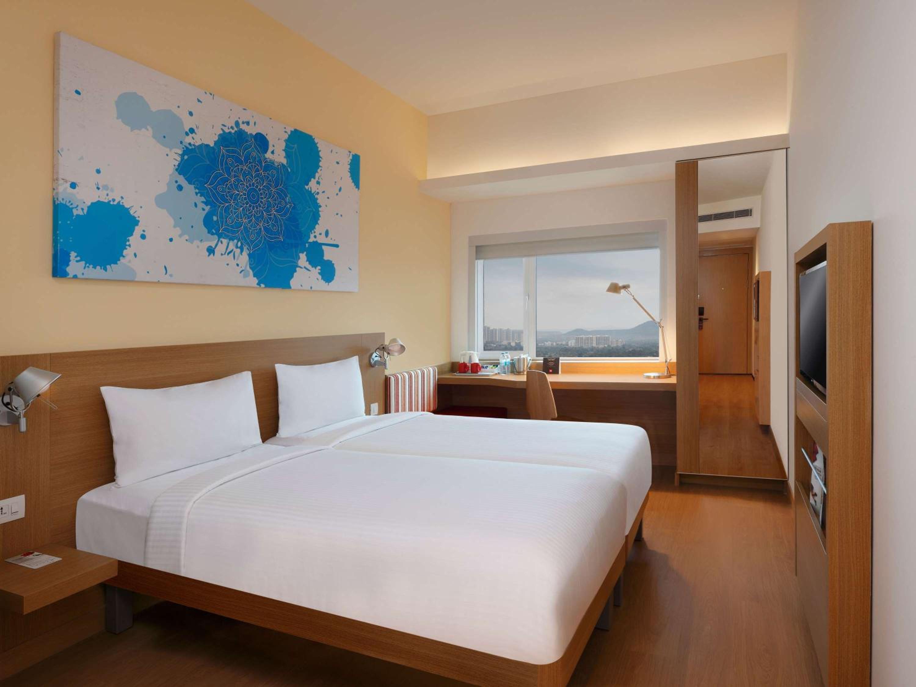 Standard Room with Two Single Beds - Photo 1