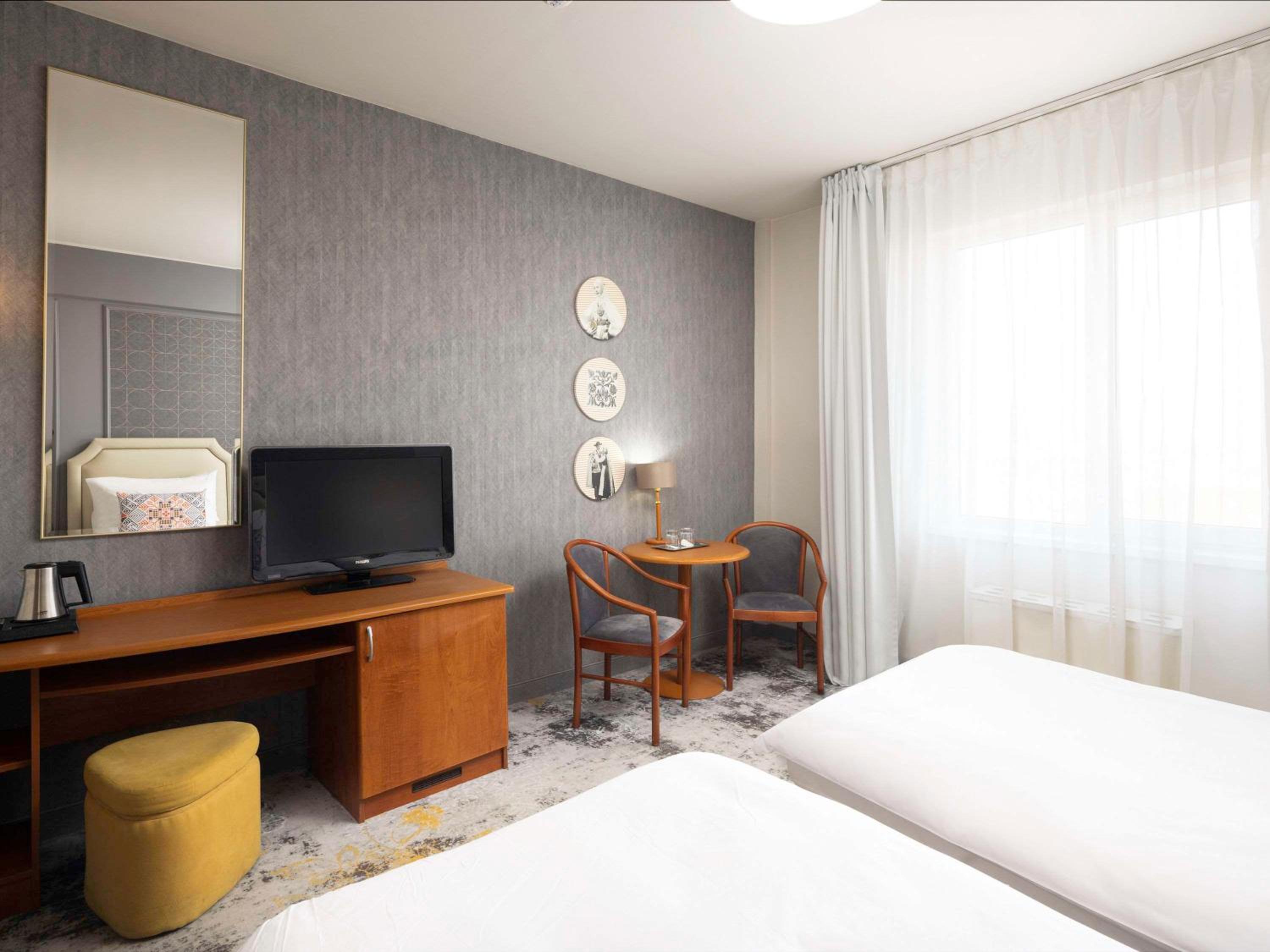 Standard Twin Room - Photo 8