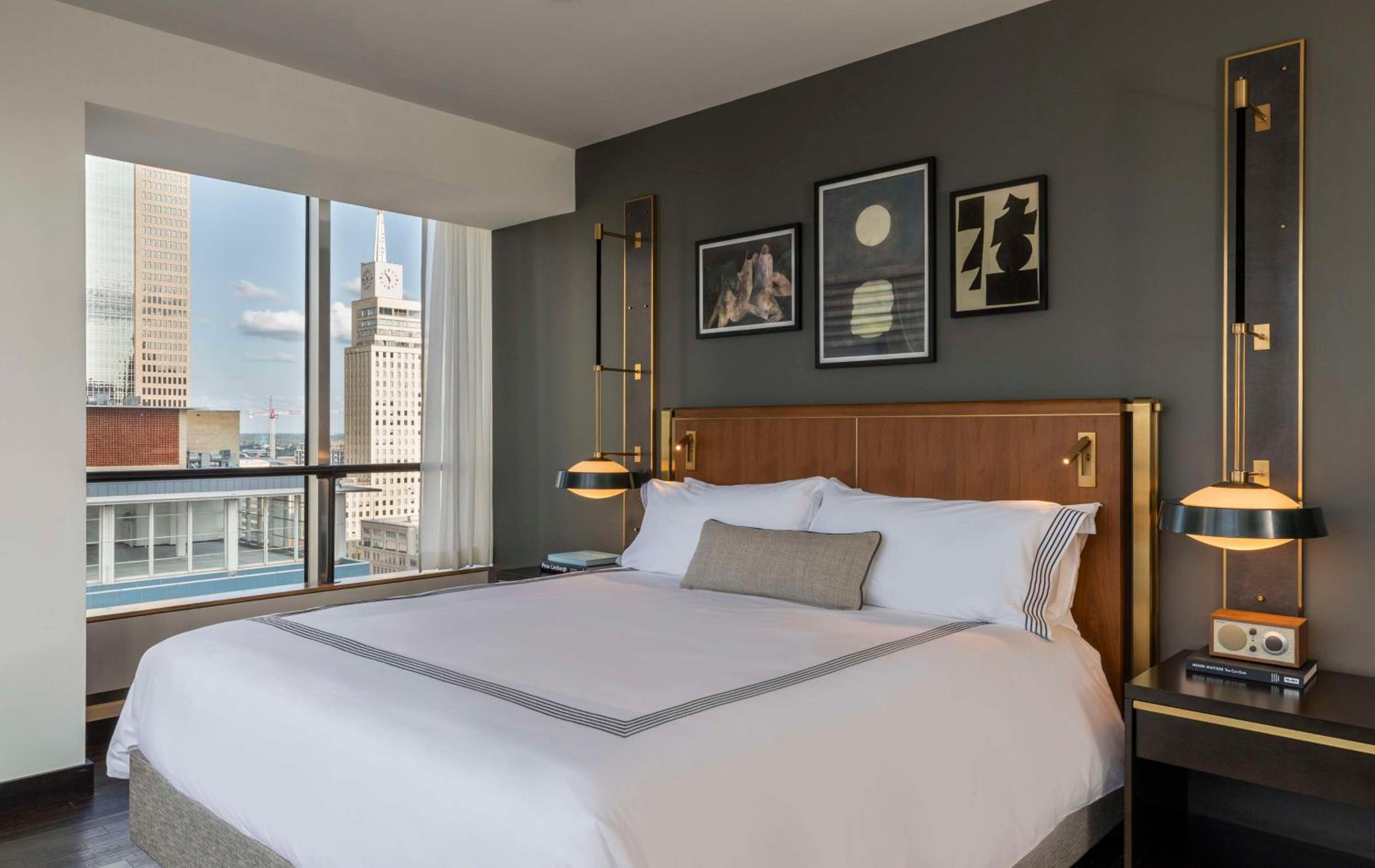 Corner Suite - Photo 5