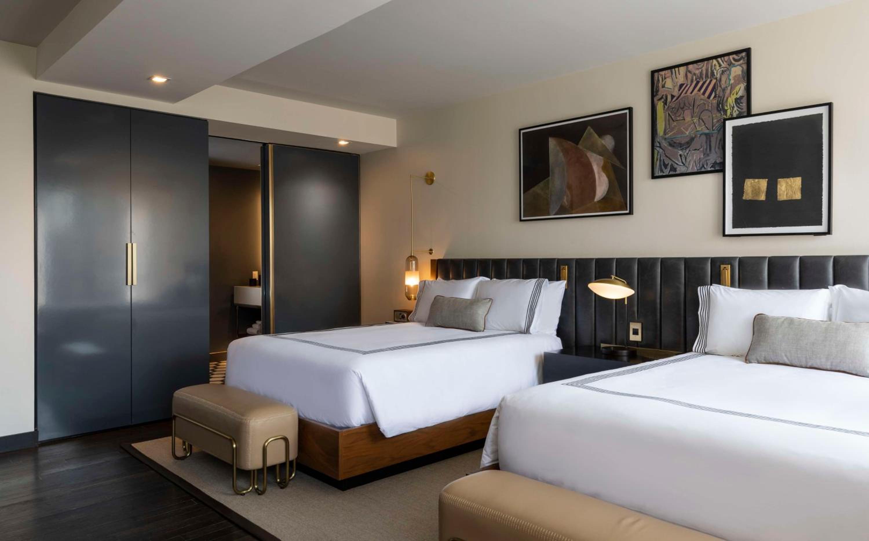 Queen Room with Two Queen Beds - Photo 2