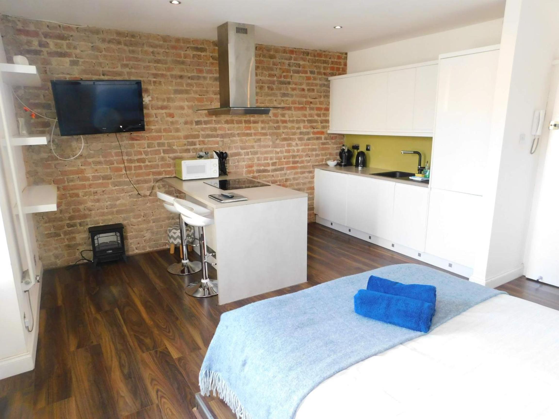 Apartment - Photo 4
