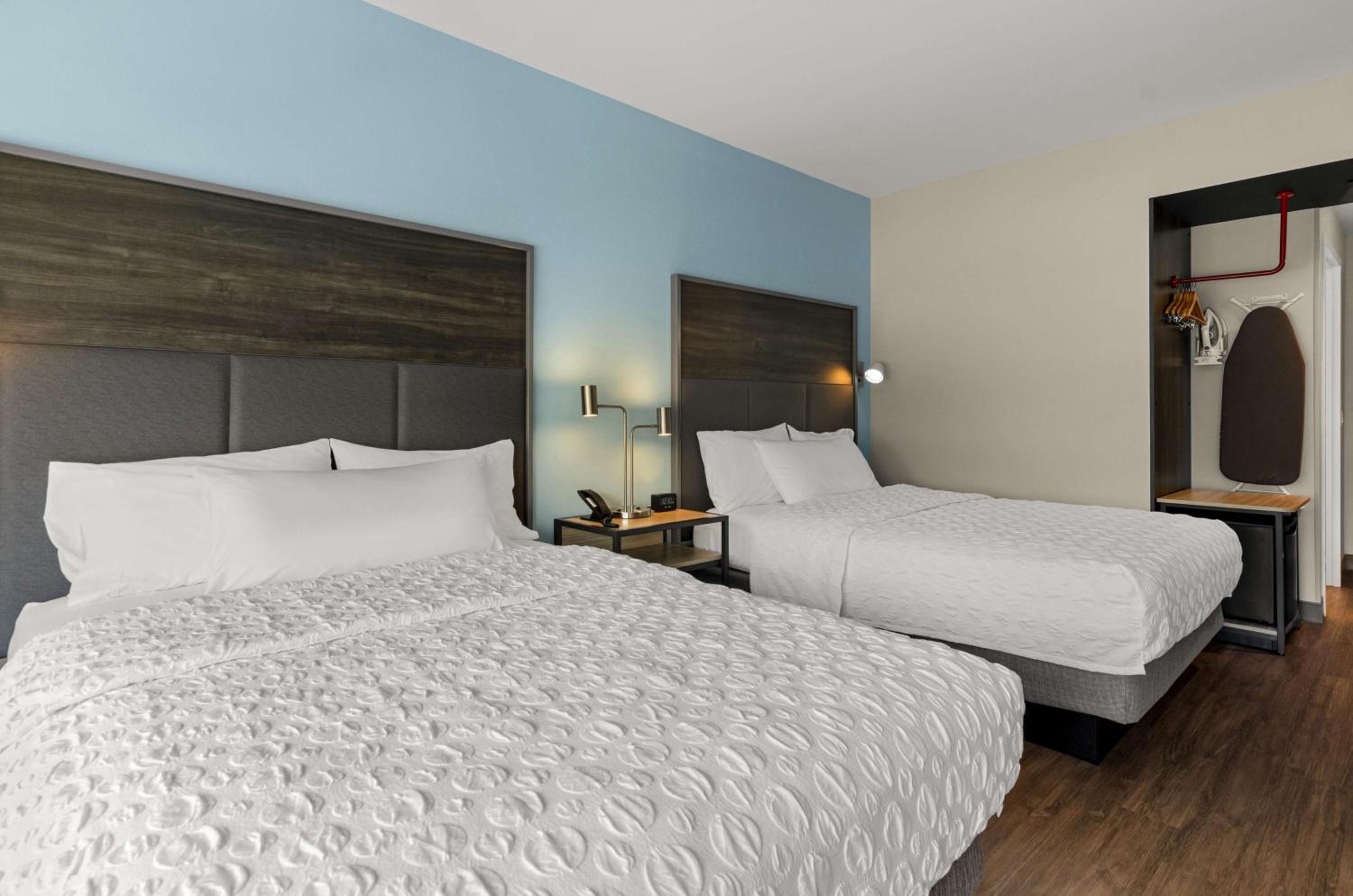Queen Room with Two Queen Beds and Walk-In Shower - Photo 3