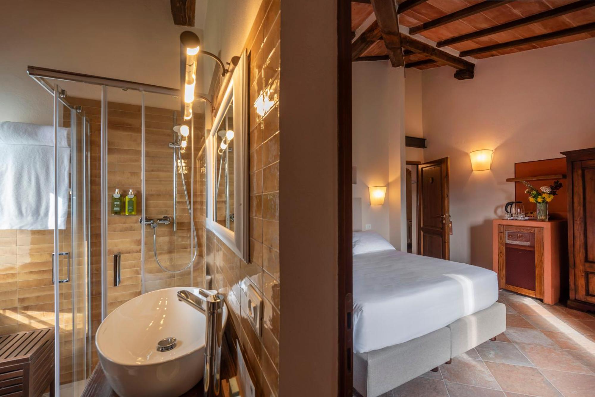 Superior Double or Twin Room - Photo 12