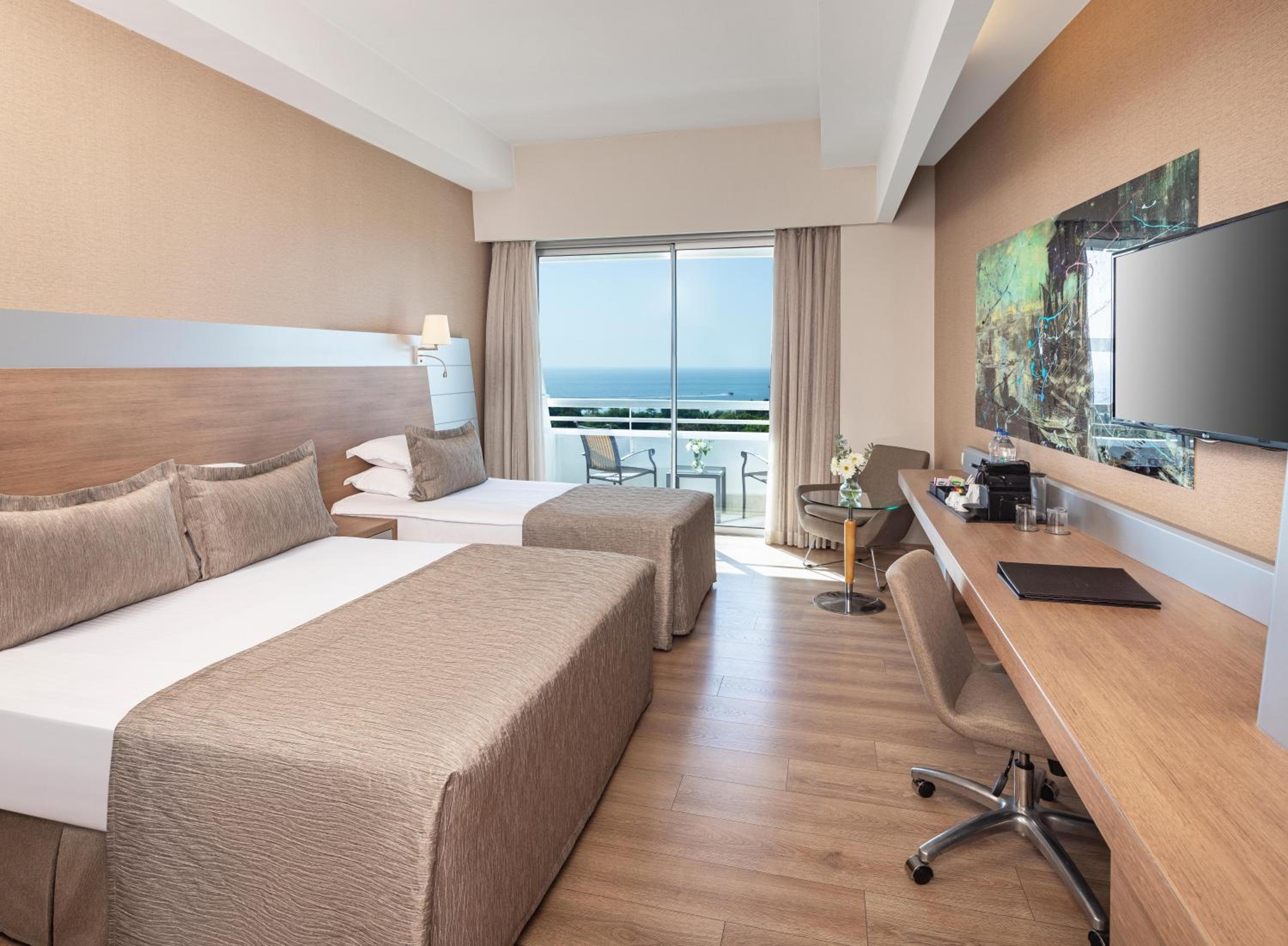 Deluxe Triple Room With Sea View