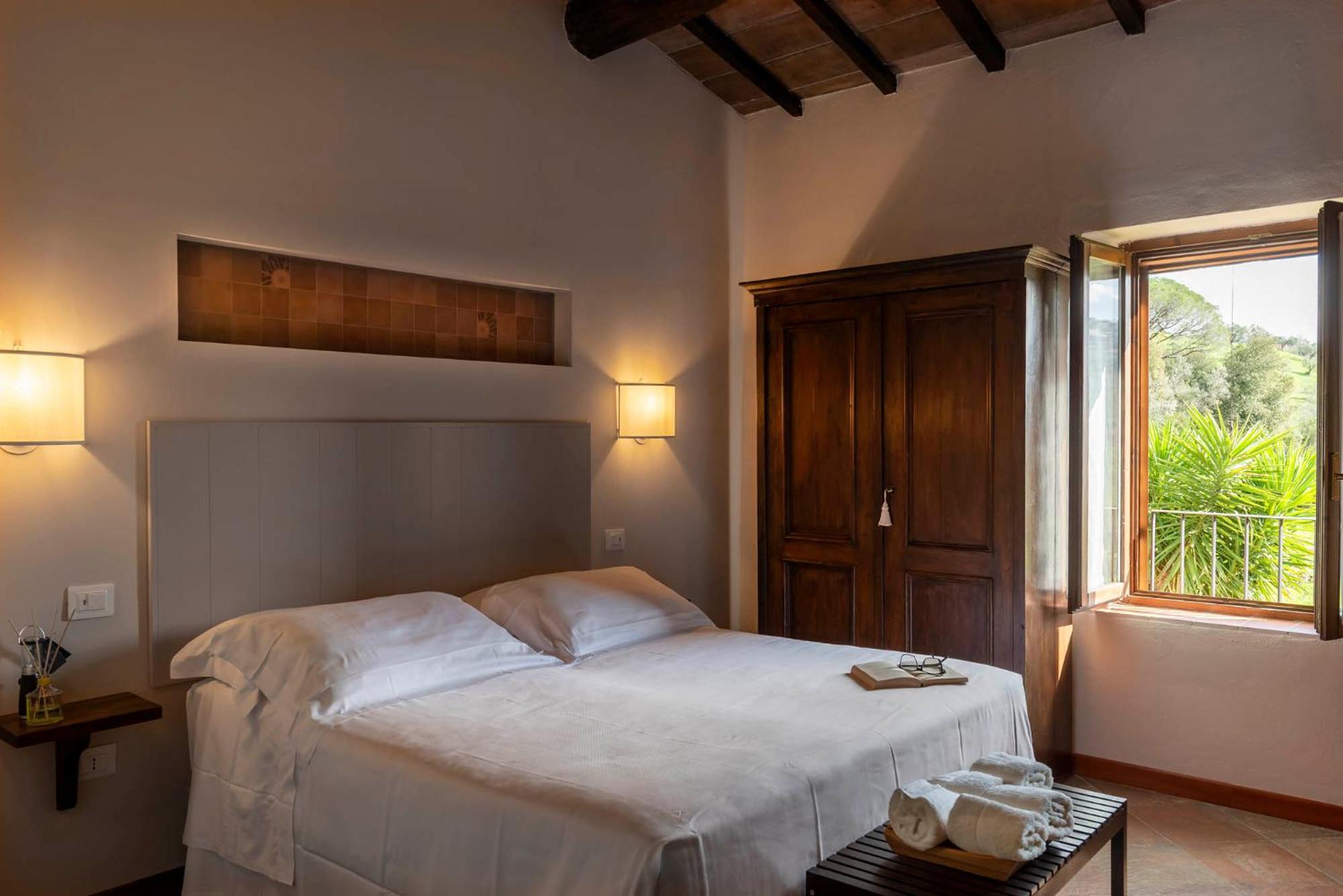 Superior Double or Twin Room - Photo 11