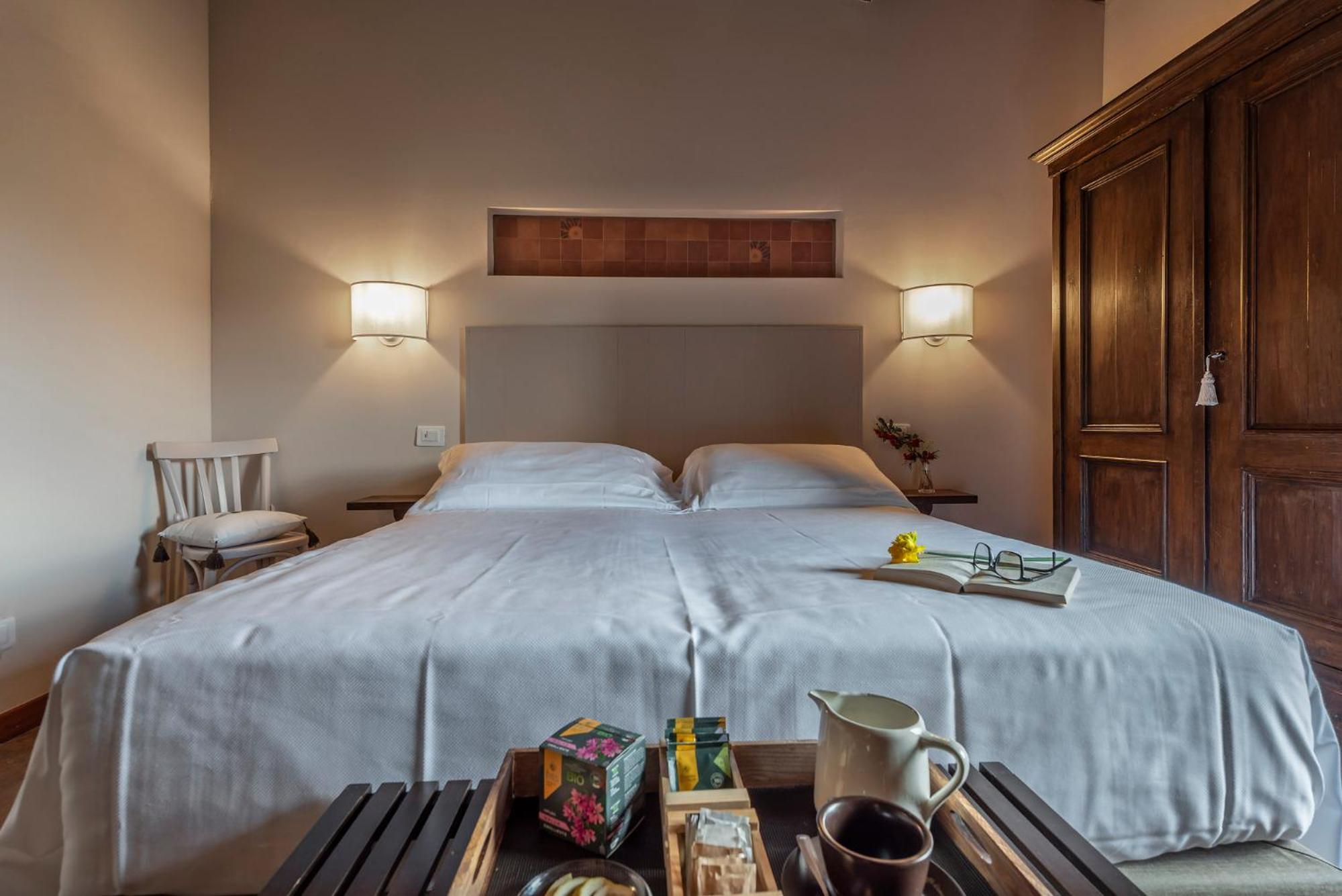 Superior Double or Twin Room - Photo 10
