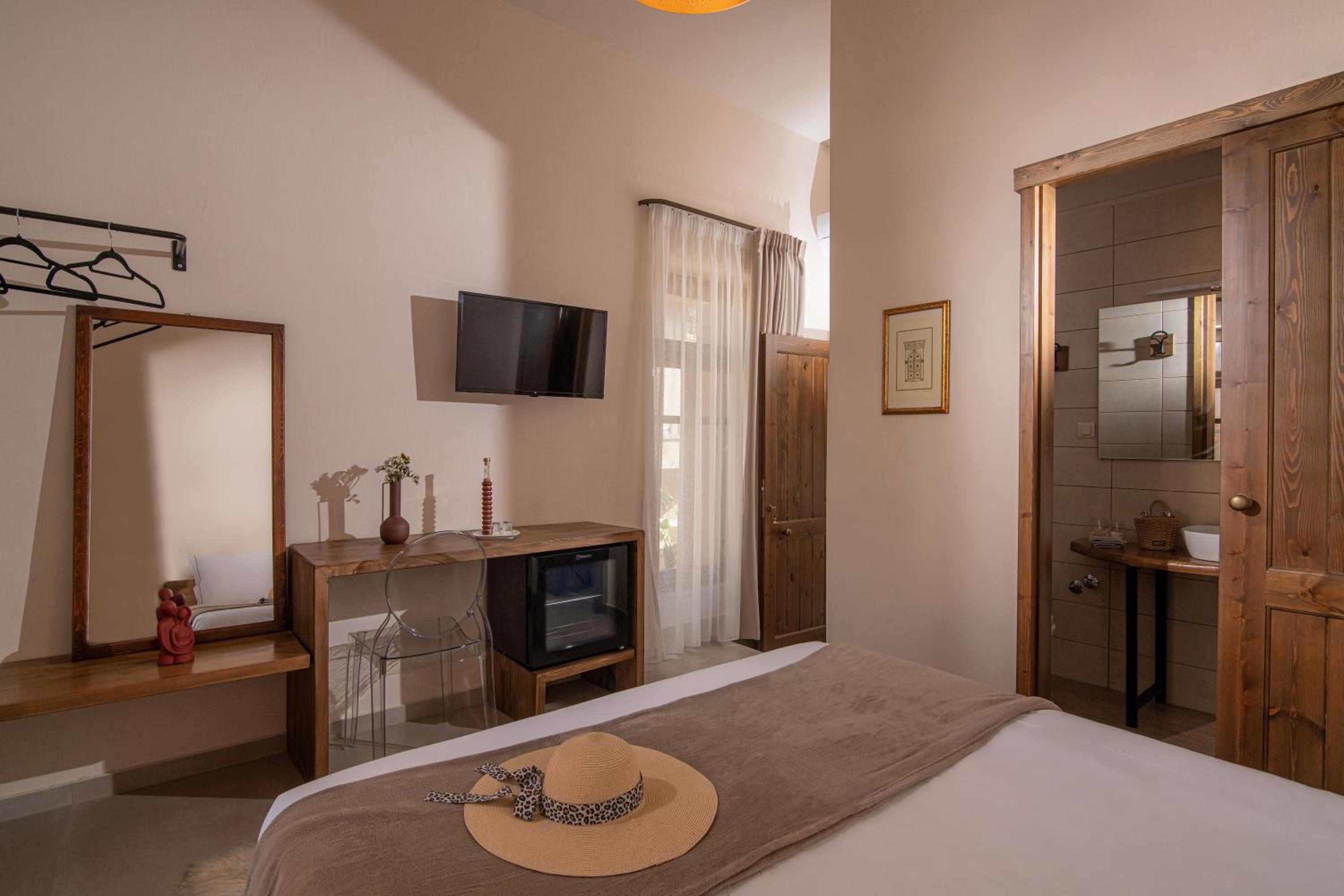 Double Room with City View - PNOI photo 2