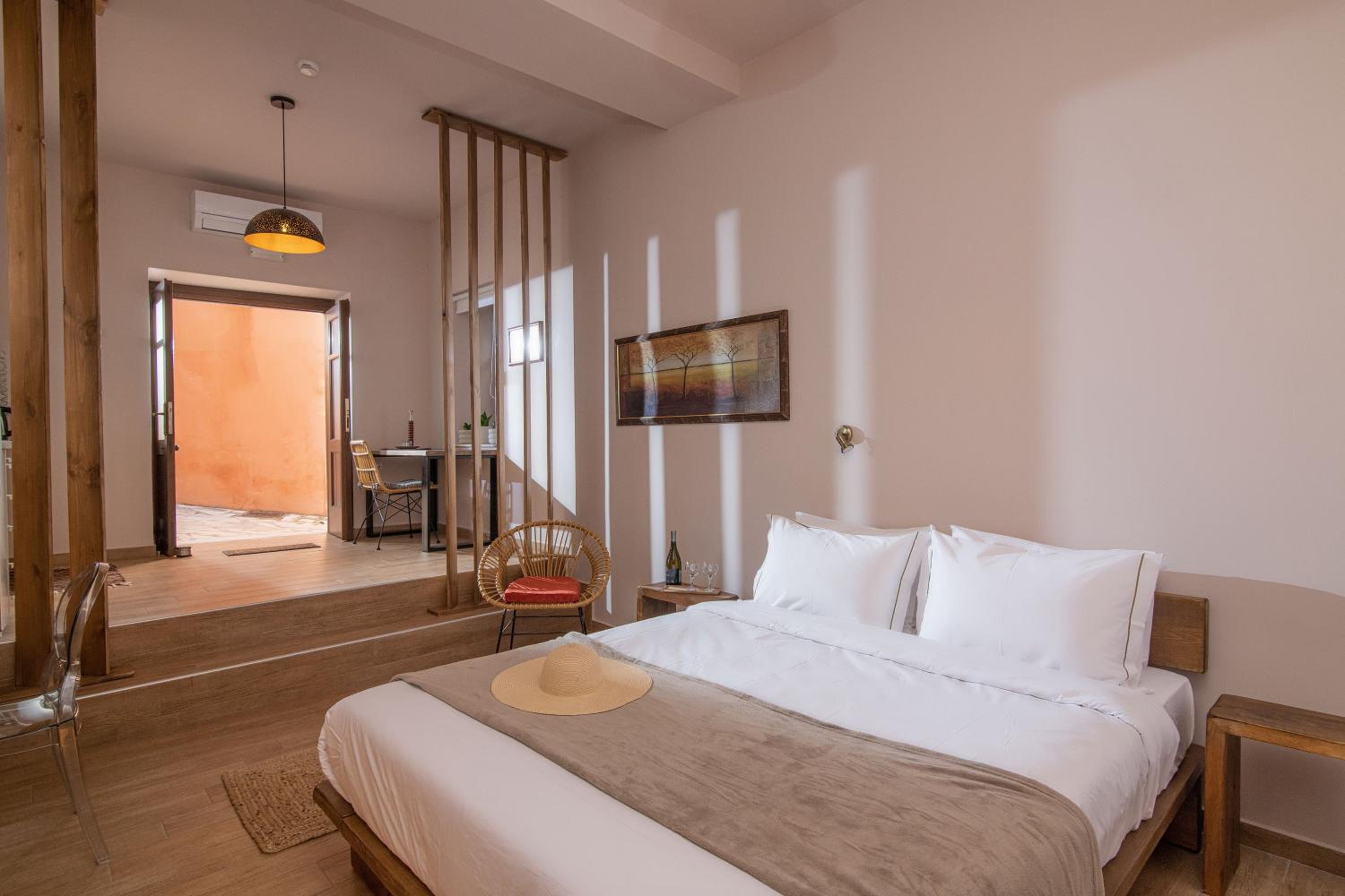 Deluxe Suite with City View - Allagi photo 2
