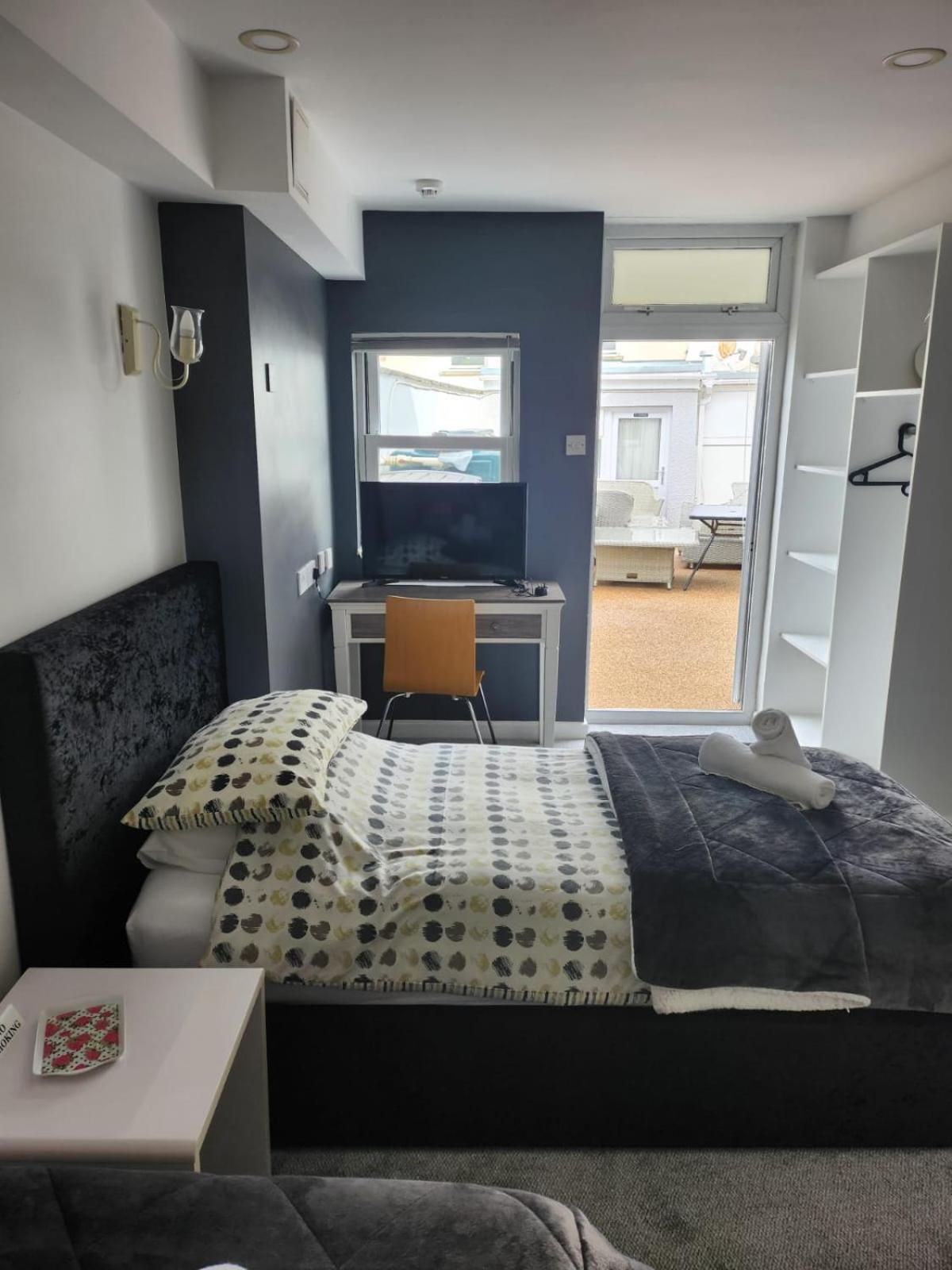 Twin Room - Ground Floor photo 3