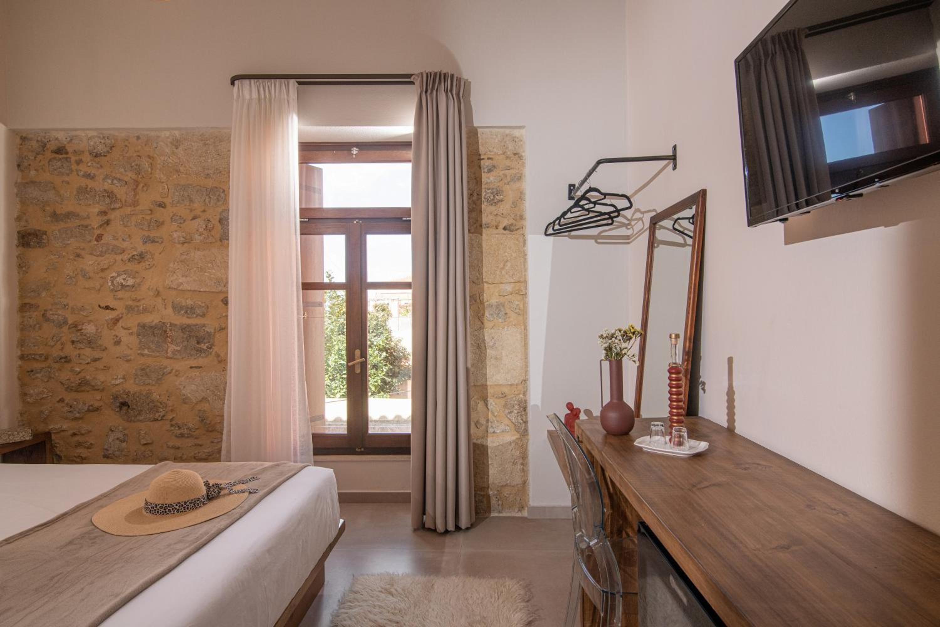 Double Room with City View - PNOI photo 3