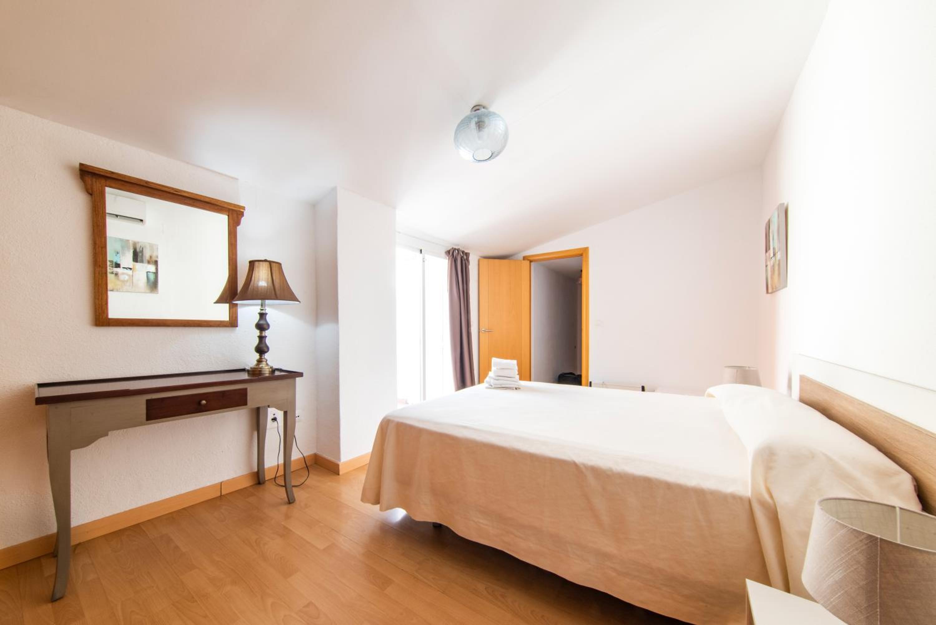One-Bedroom Apartment - Photo 7