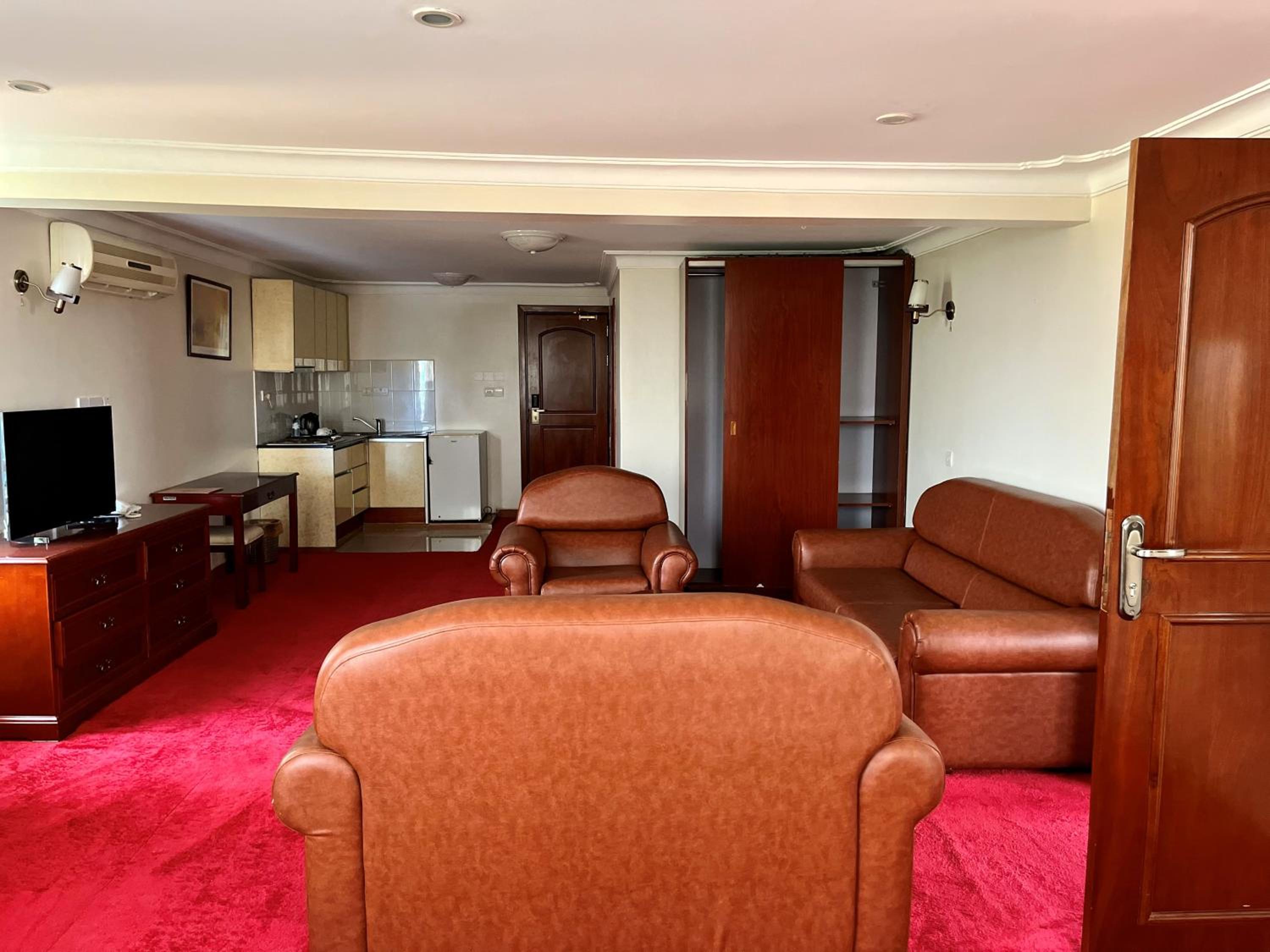 Executive Suite photo 2