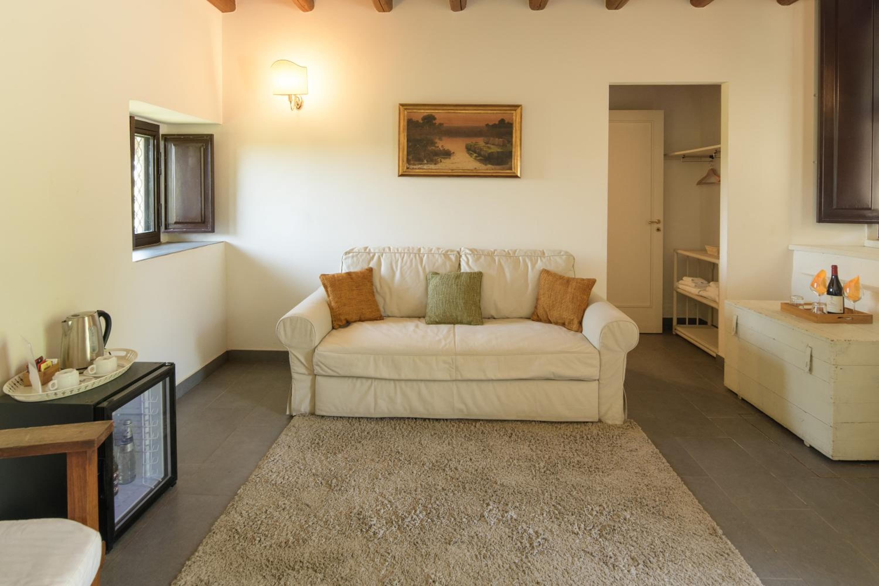 Suite - Photo 6