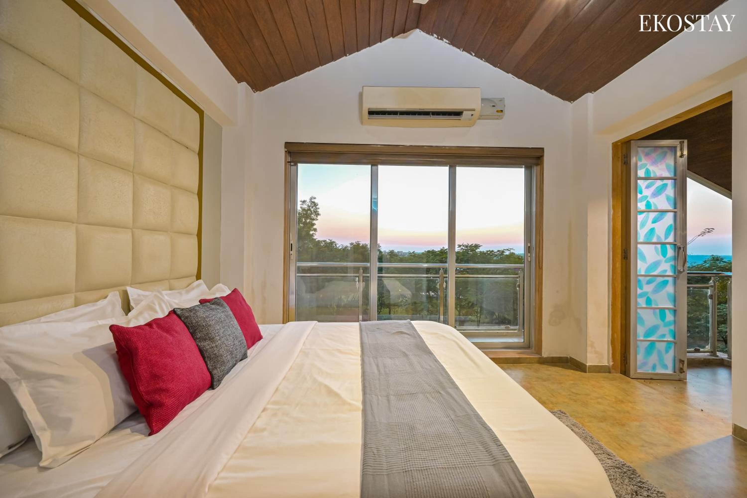 Villa With Private Pool photo 1