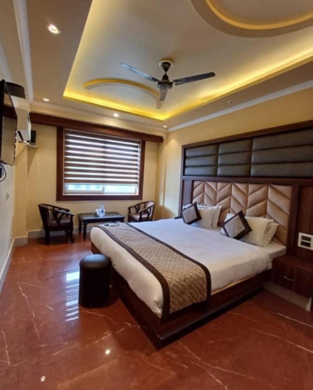 Deluxe King Room