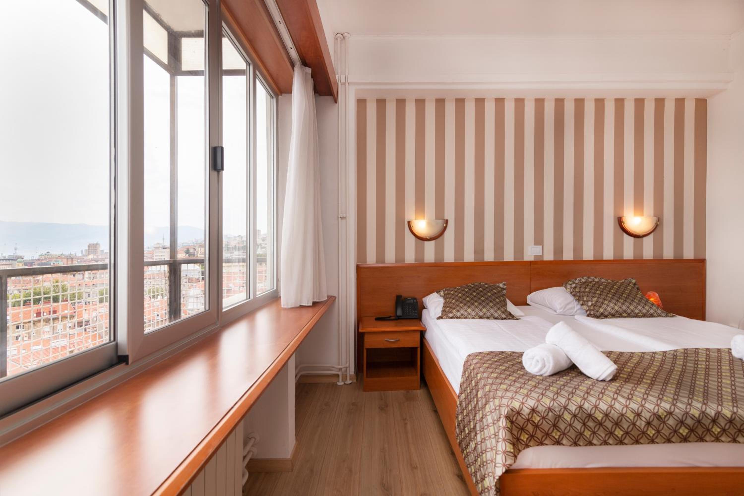 Superior Double or Twin Room - Photo 6