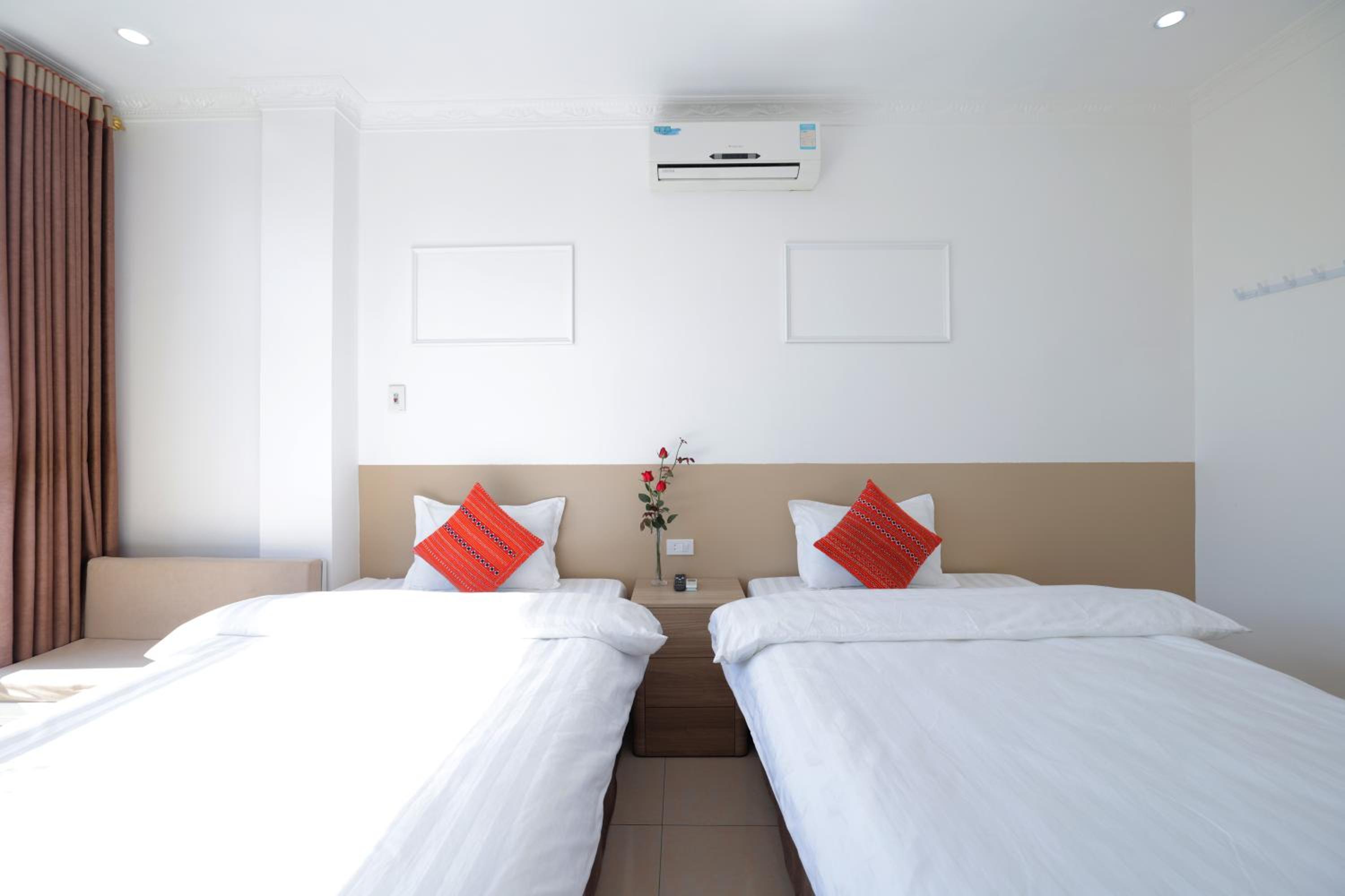 Twin Room with Lake View photo 3