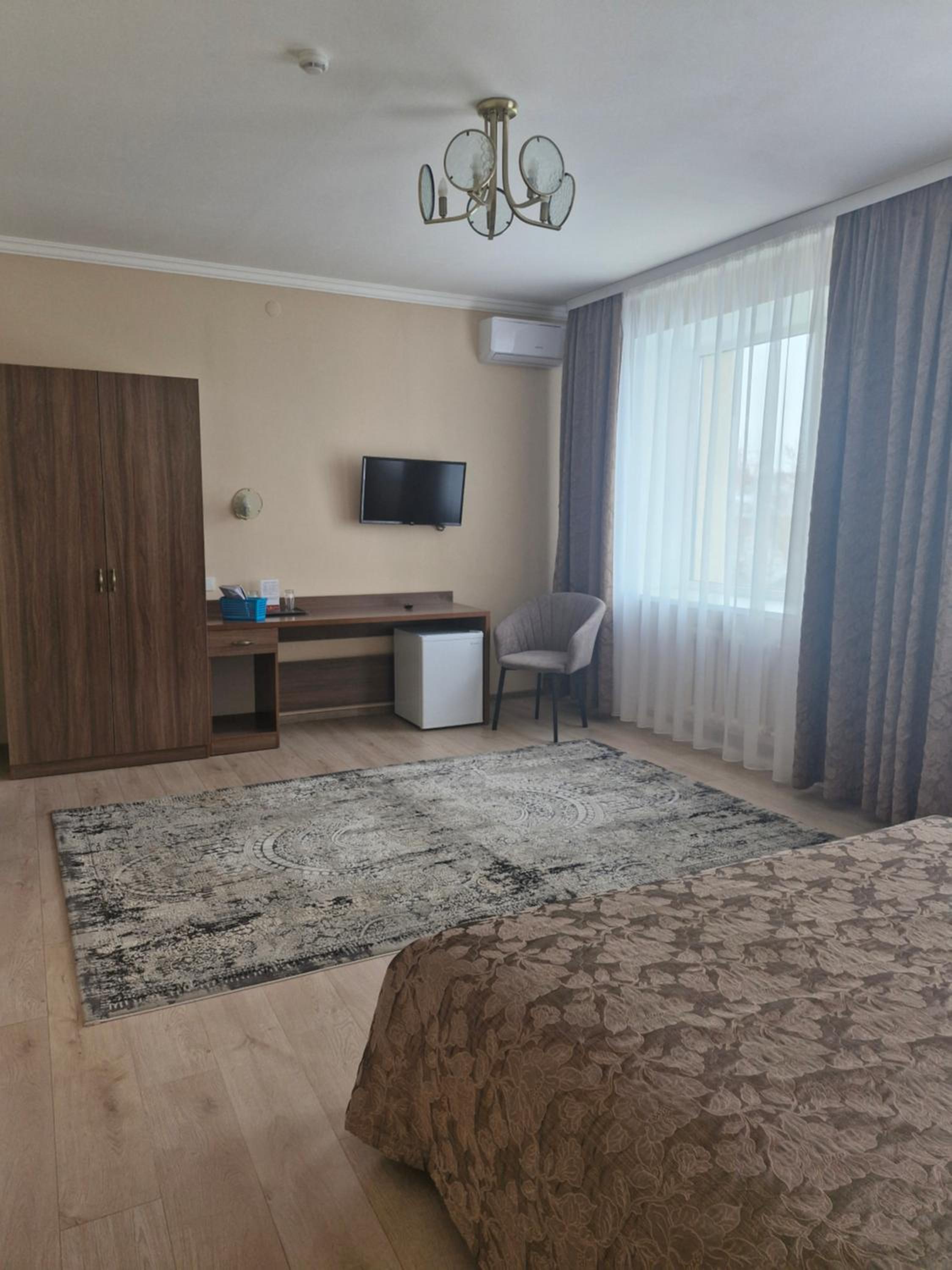 Standard King Room photo 2