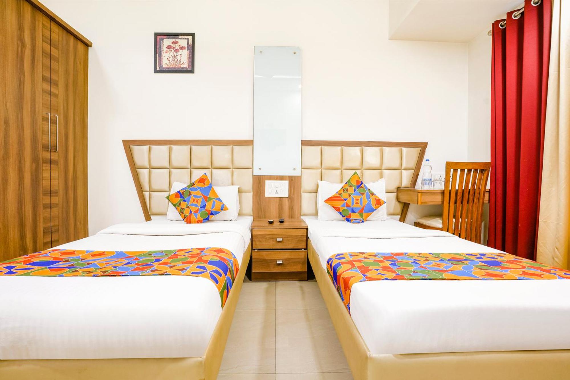 Deluxe Twin Room photo 3