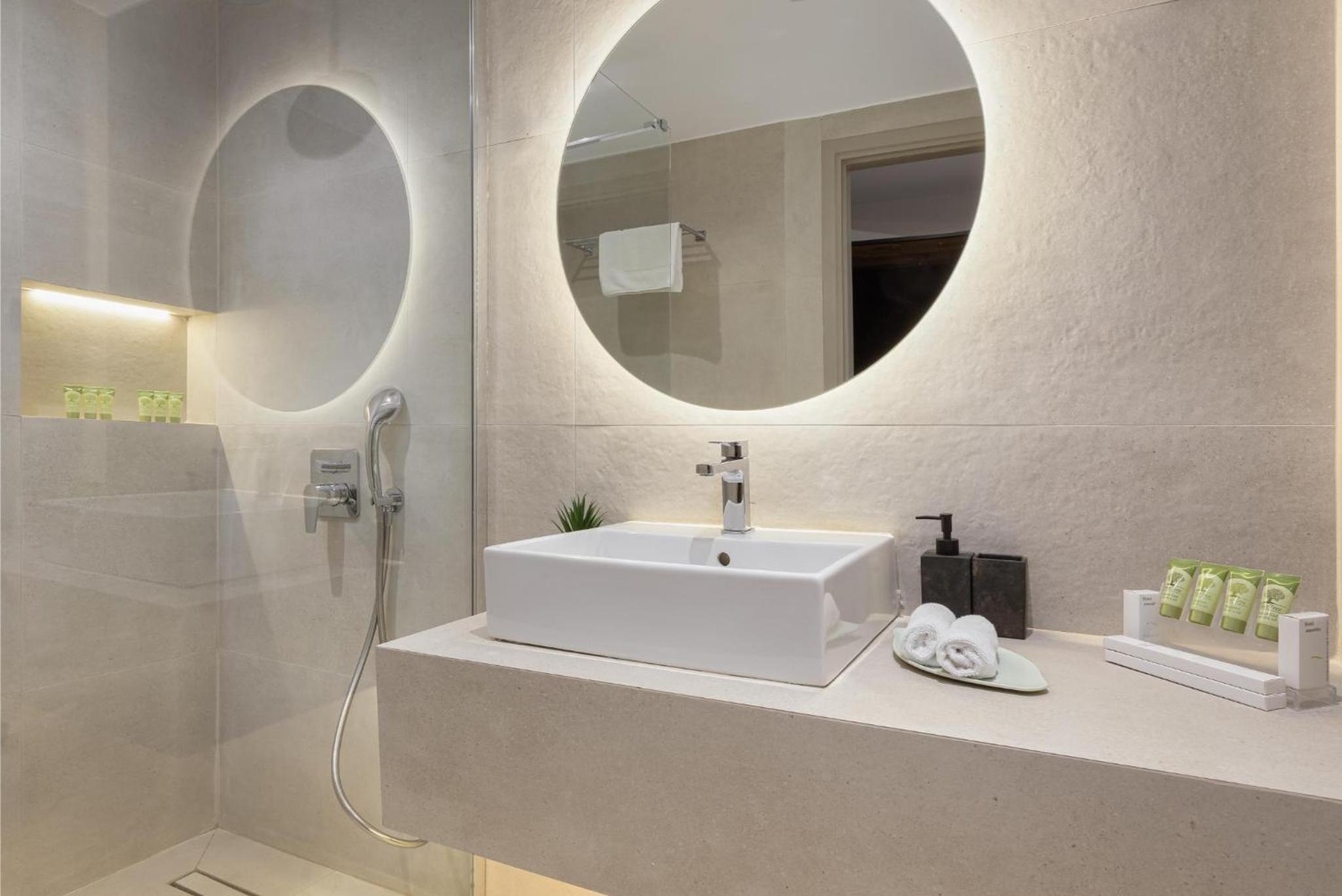 Superior Double Room - Photo 12
