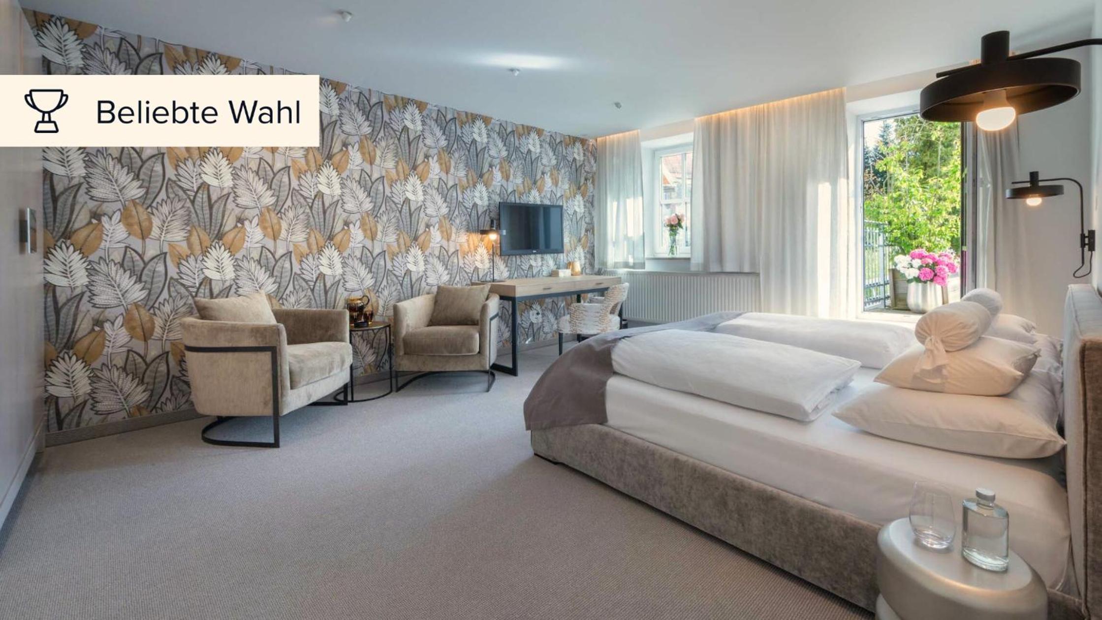 Junior Suite with Balcony - Photo 8