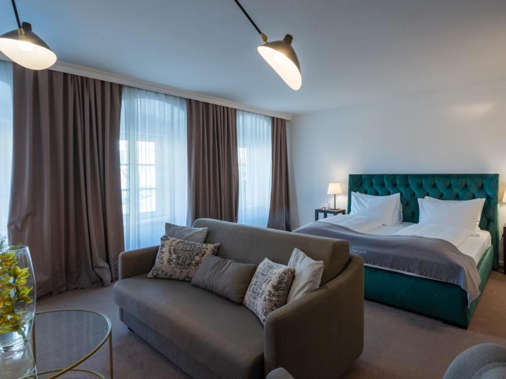 Suite - Photo 8