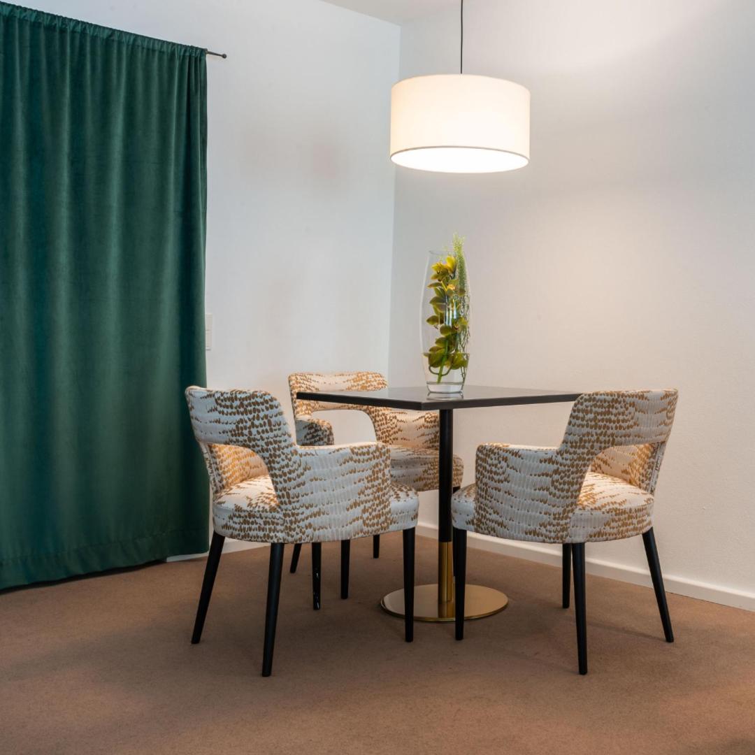 Suite - Photo 3