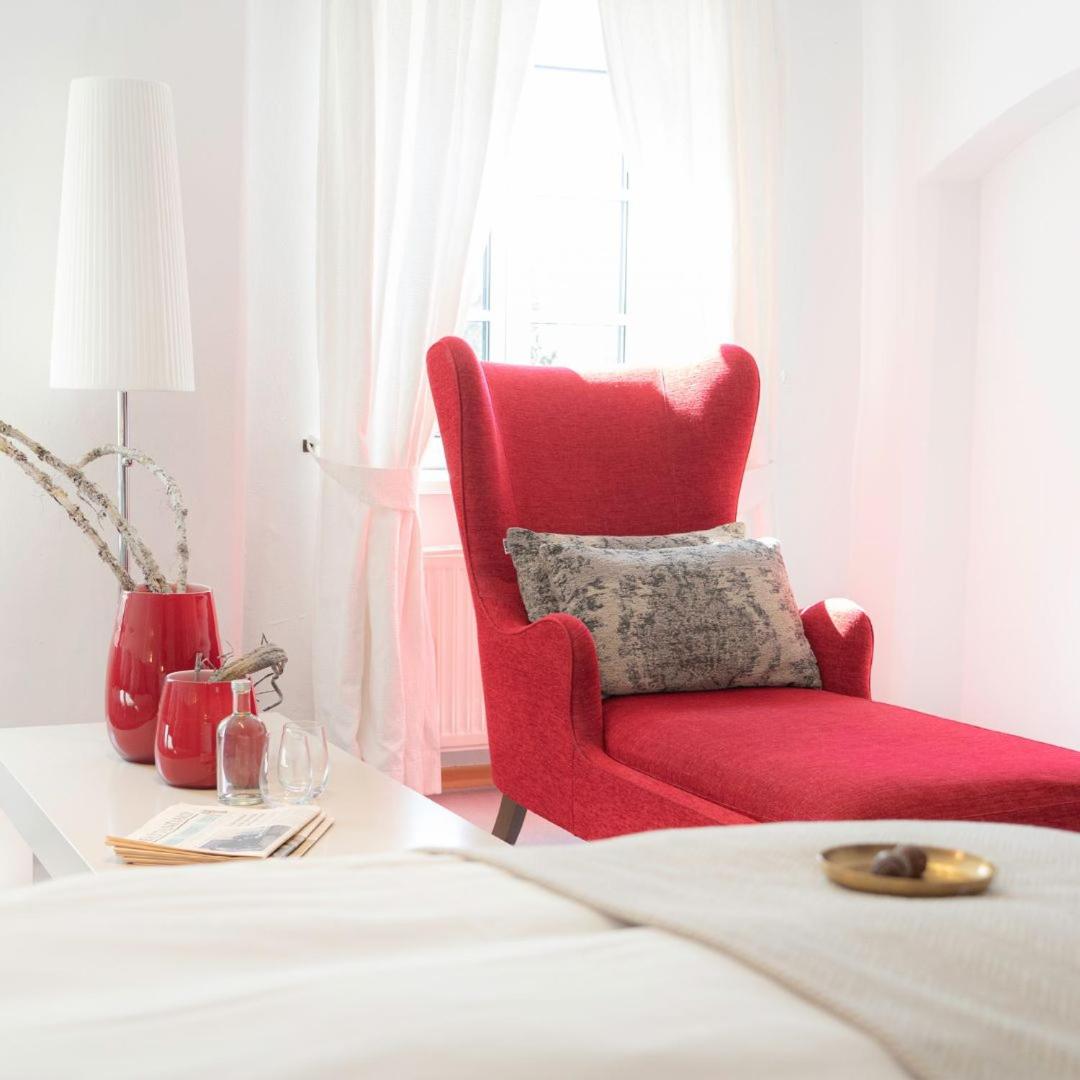 Suite - Photo 10