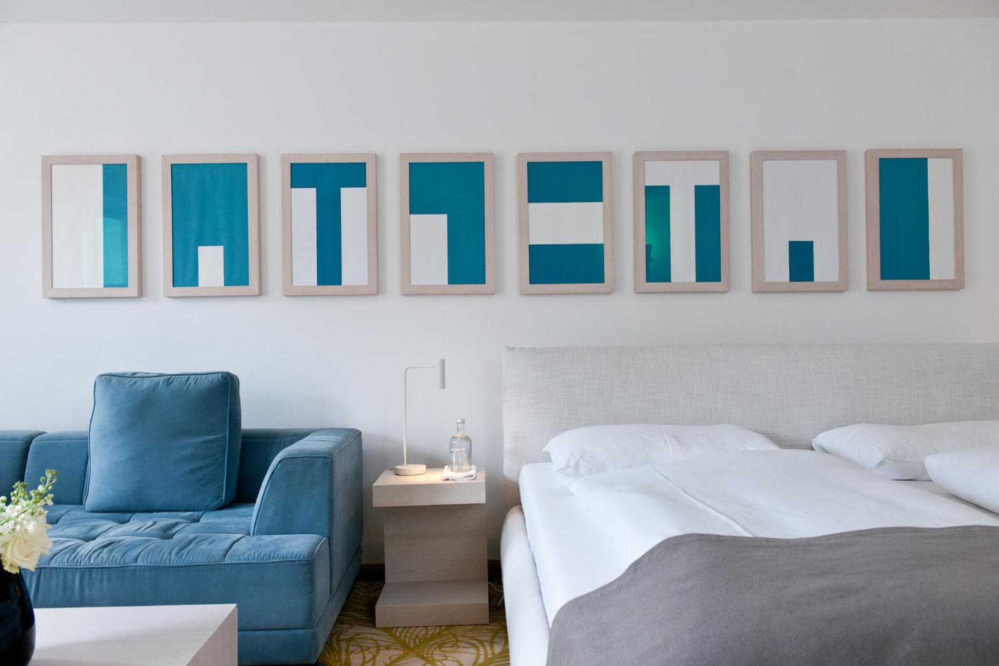 Junior Suite with Balcony - Photo 4